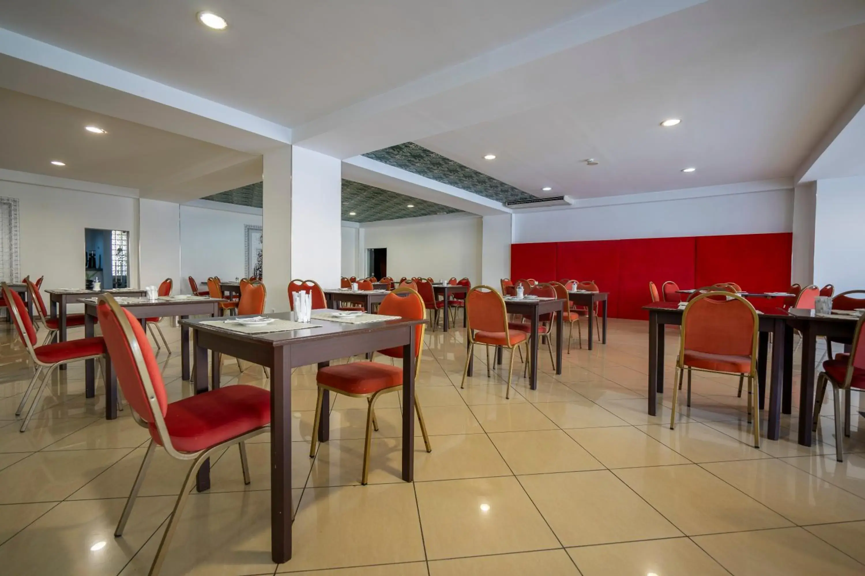 Buffet breakfast, Restaurant/Places to Eat in Hotel Onix
