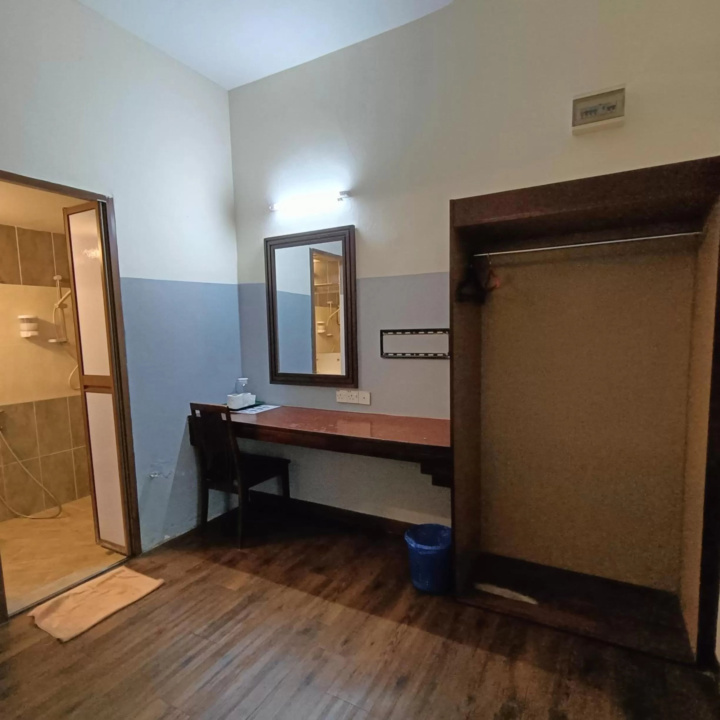 hair dresser in Cozzy Motel Malacca