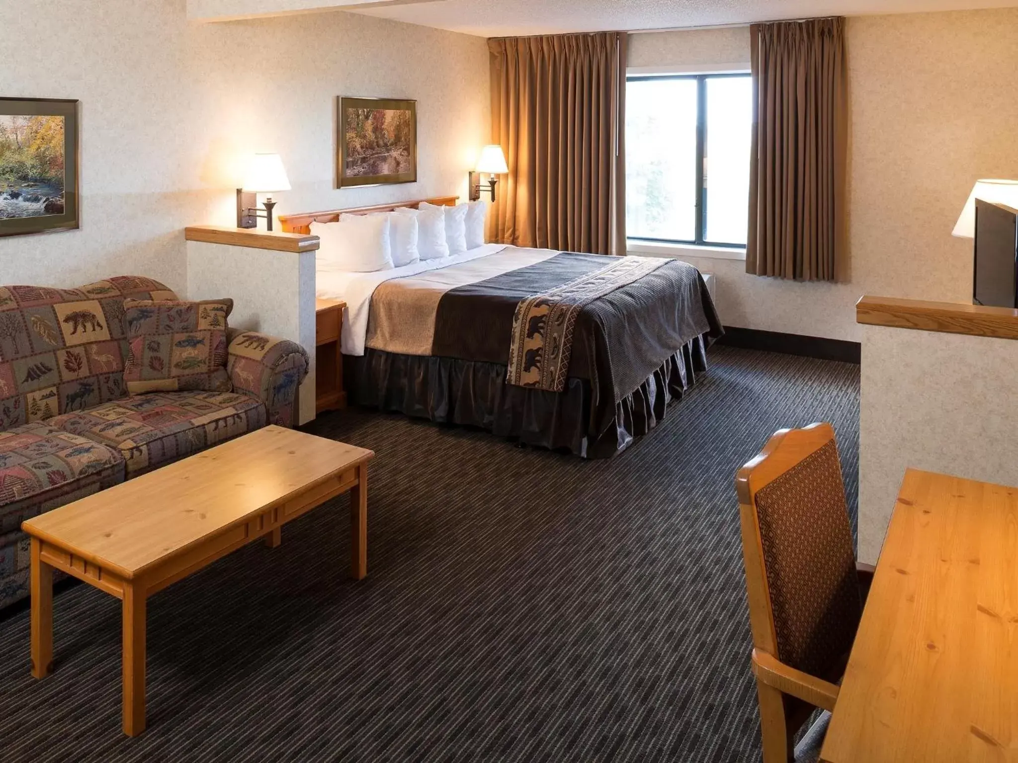 Photo of the whole room in Kelly Inn and Suites Mitchell