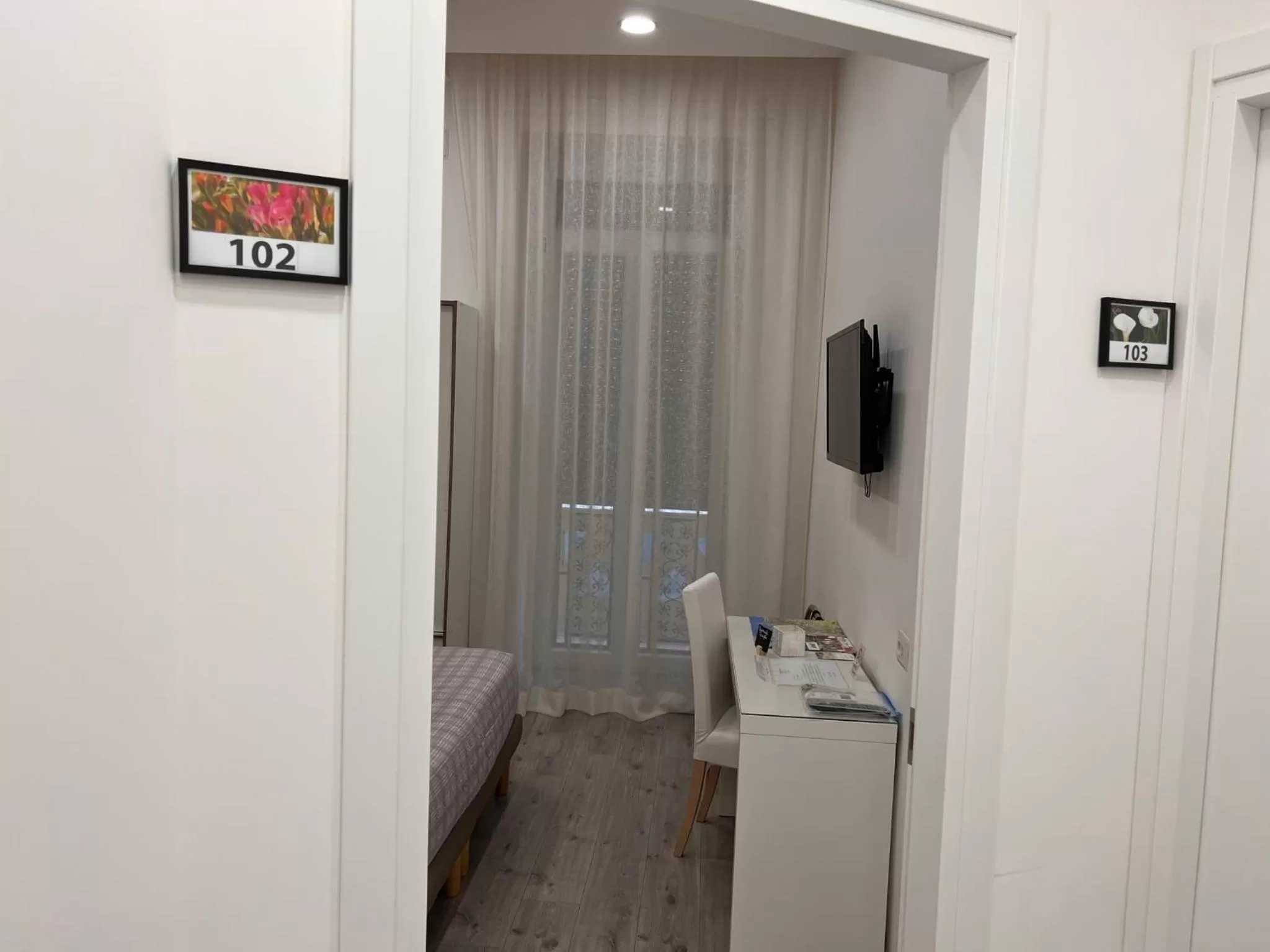 Photo of the whole room in b&b don Mimì