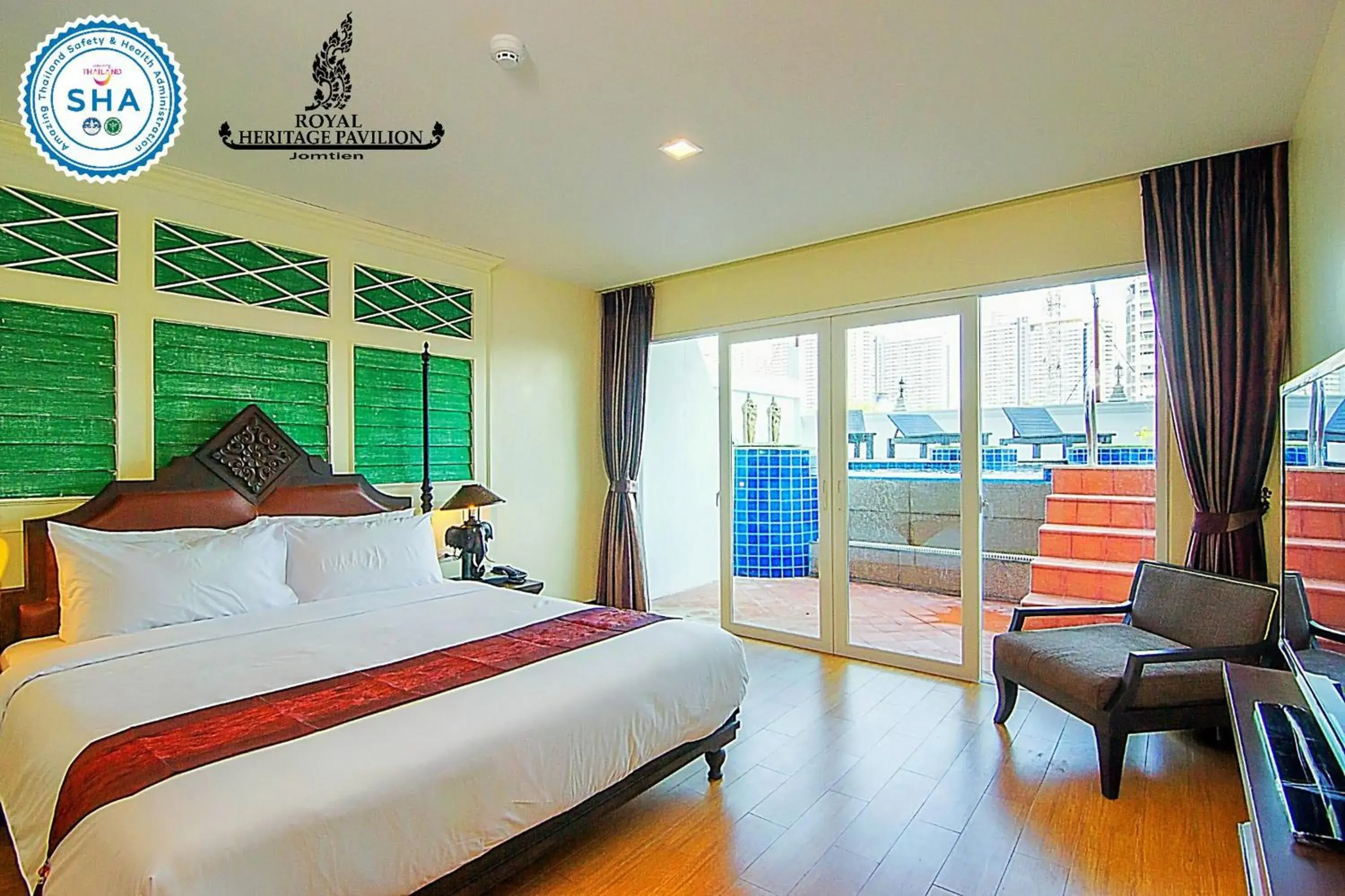 Bed in Royal Heritage Pavilion Jomtien Hotel