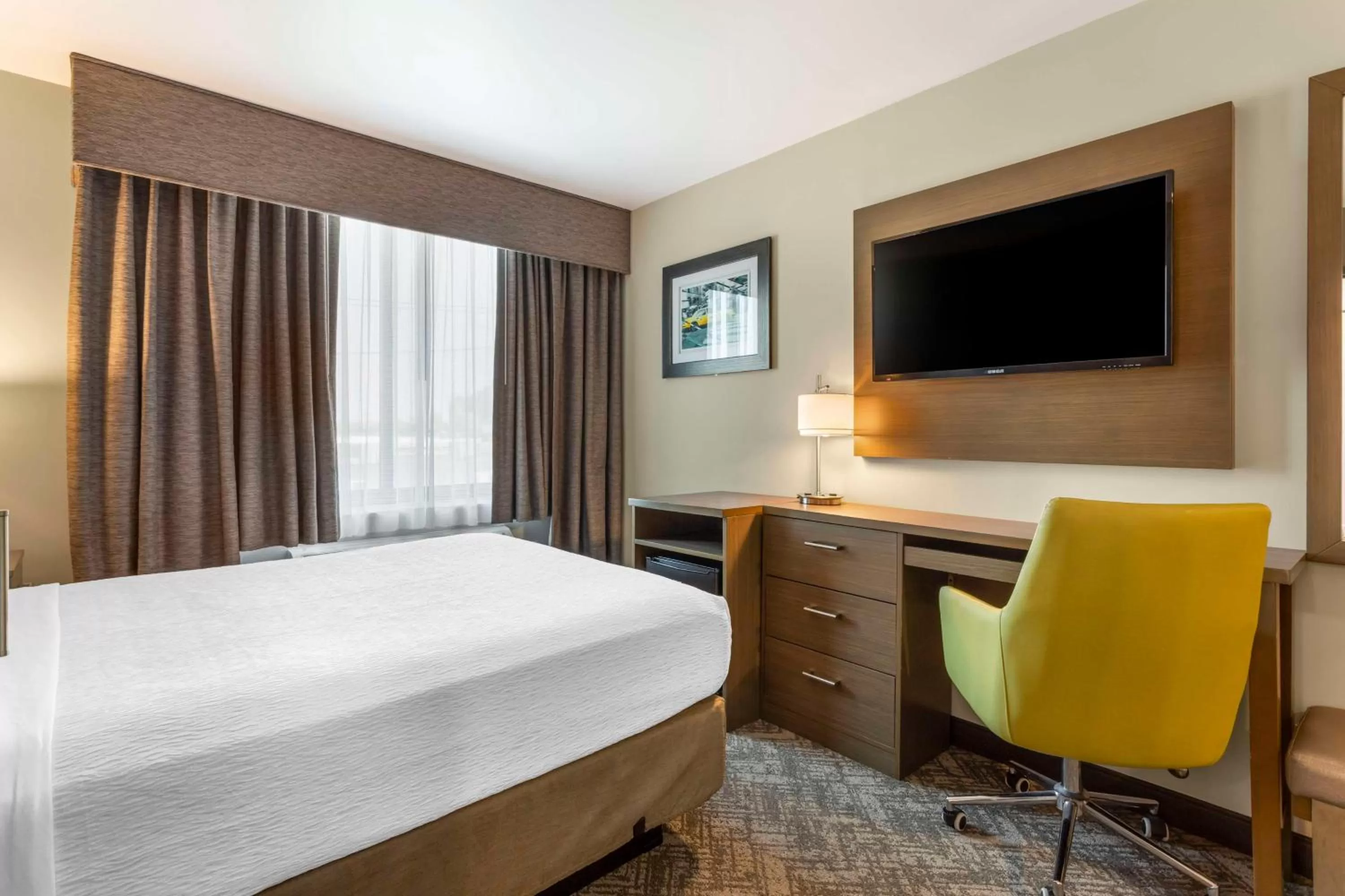 Bedroom, Bed in Best Western Brooklyn-Coney Island Inn