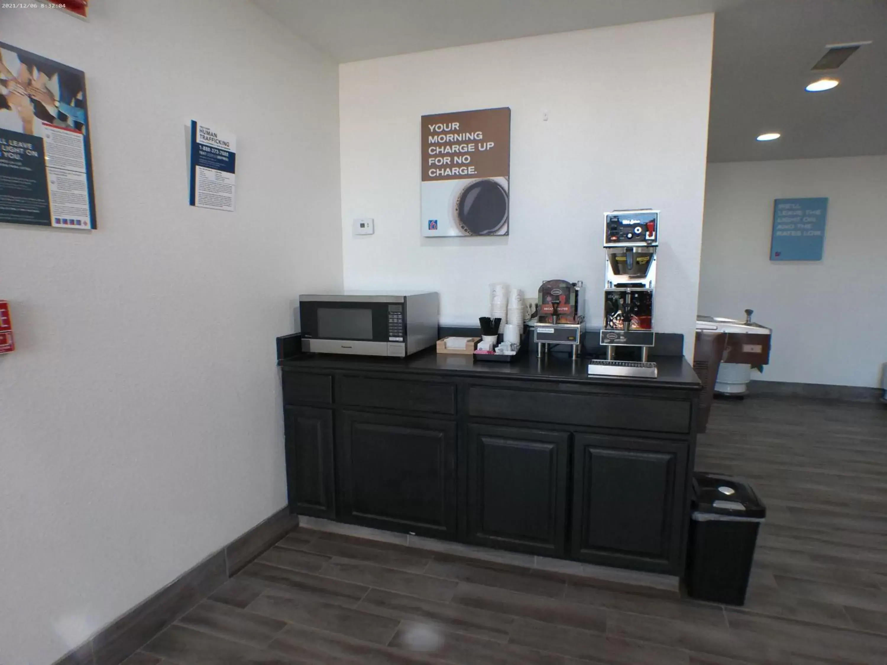 Coffee/tea facilities in Motel 6-Winslow, AZ