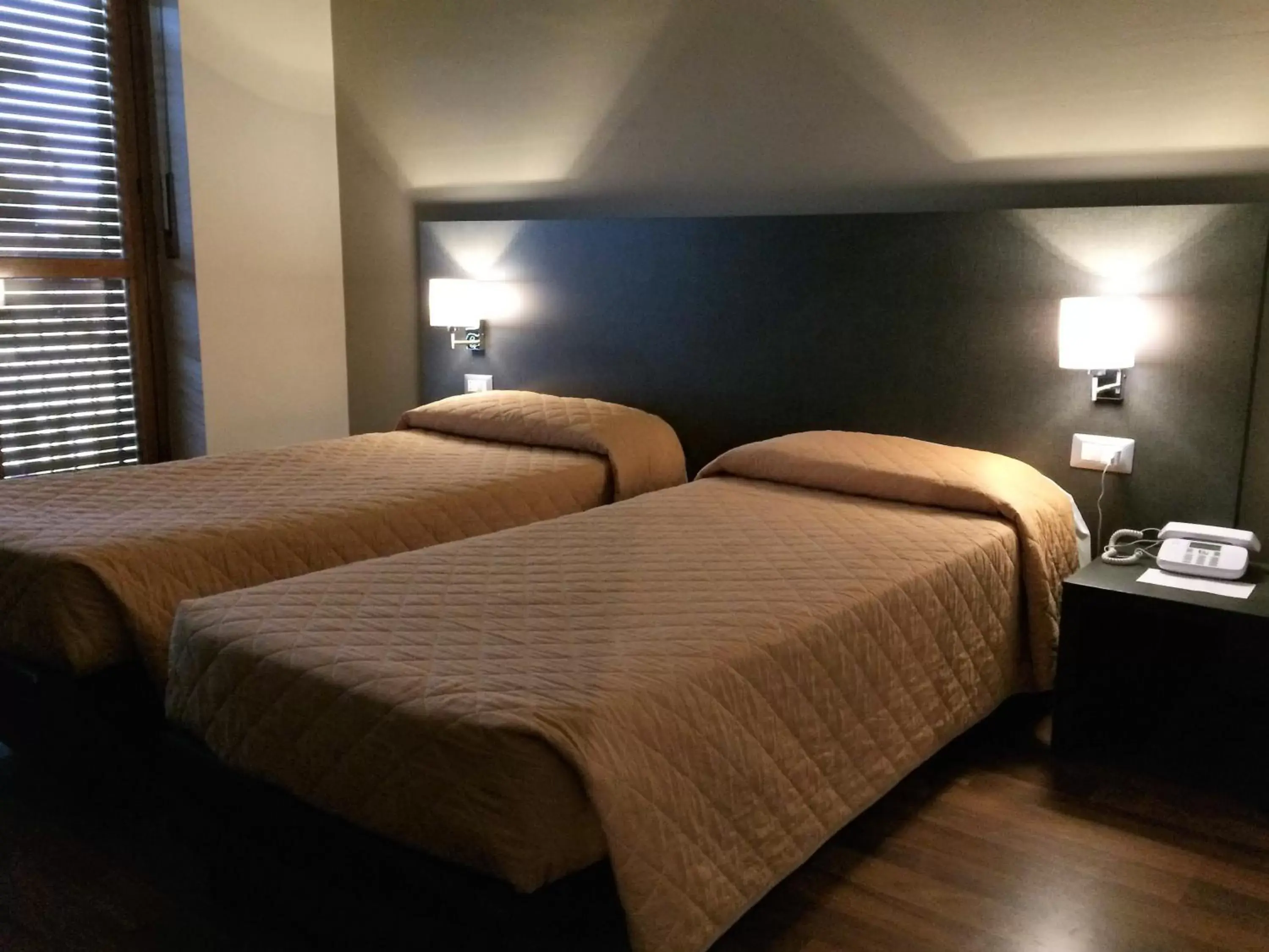 Bedroom, Bed in Twelve Hotel