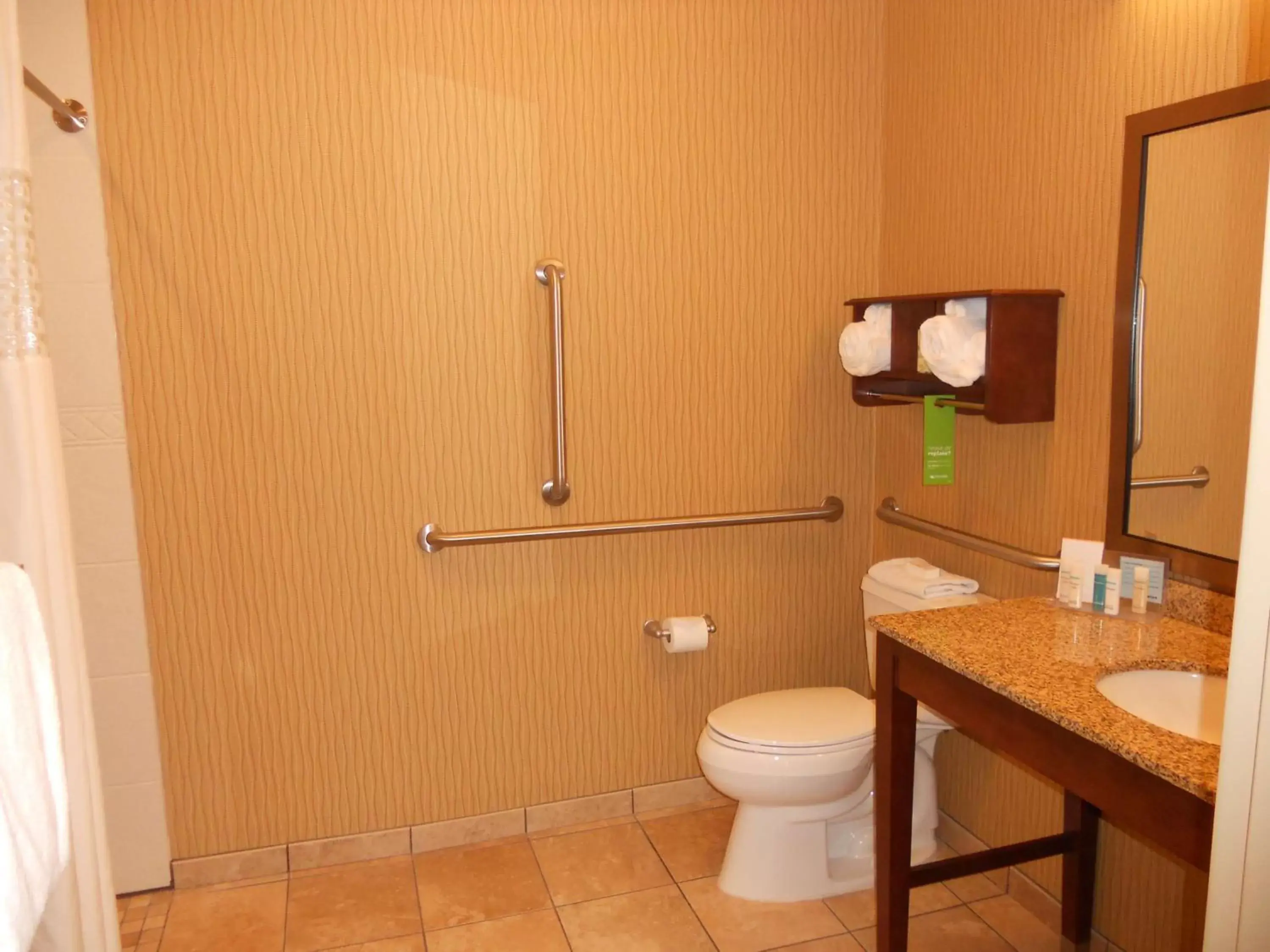 Bathroom in Hampton Inn & Suites Cincinnati / Uptown - University Area