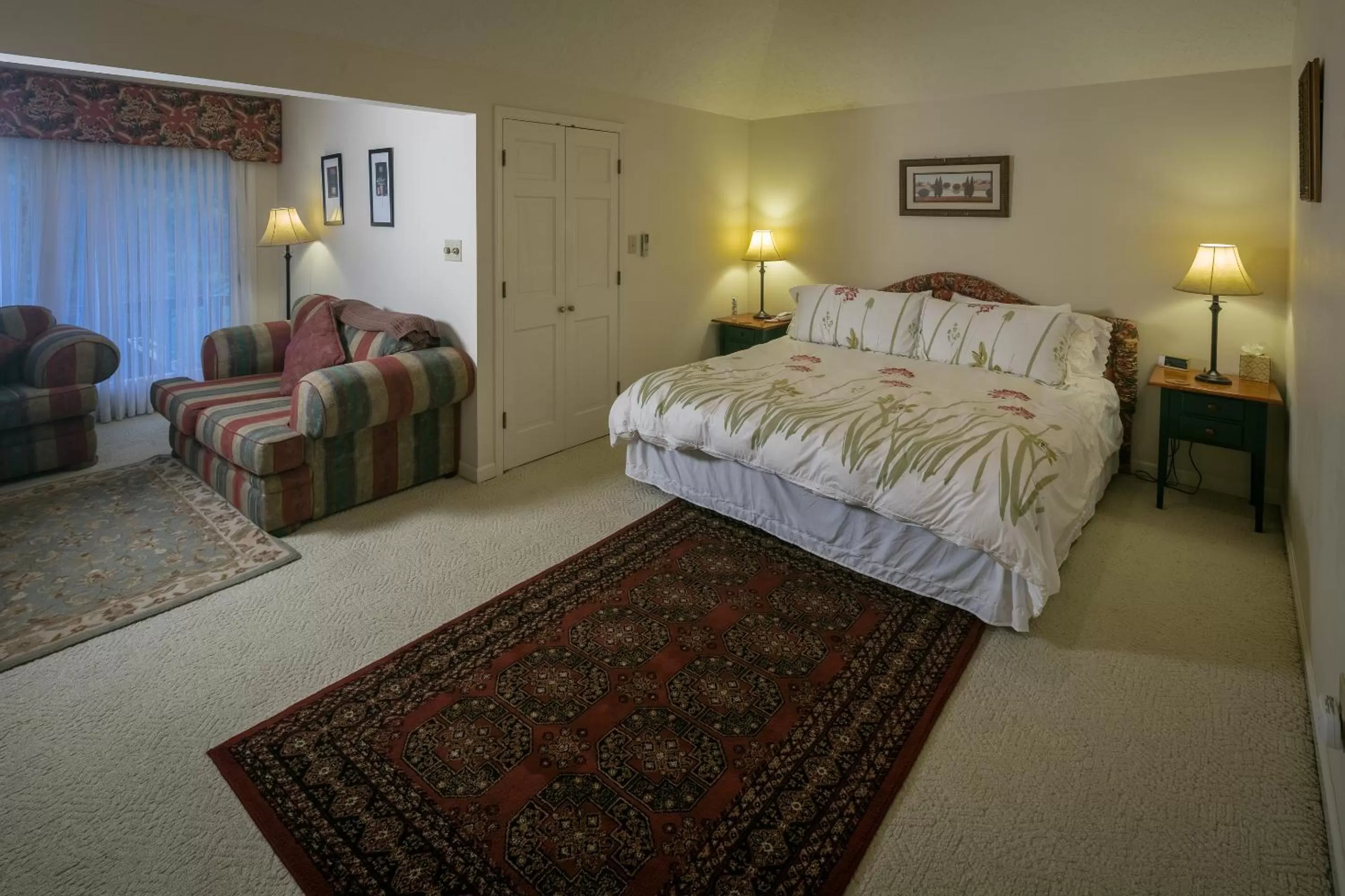 Bed in Taylor House Inn