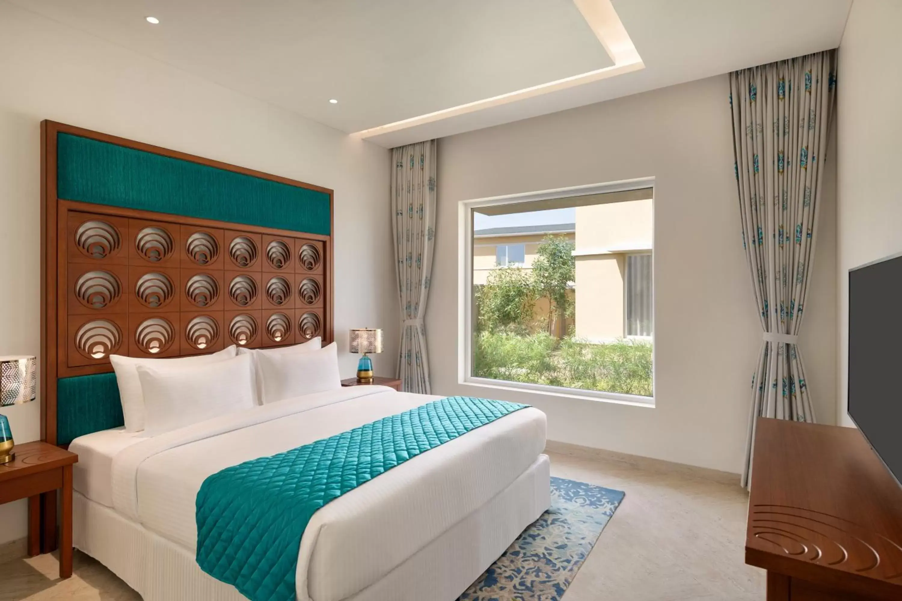 Bedroom, Bed in Hawthorn Suites by Wyndham Dwarka