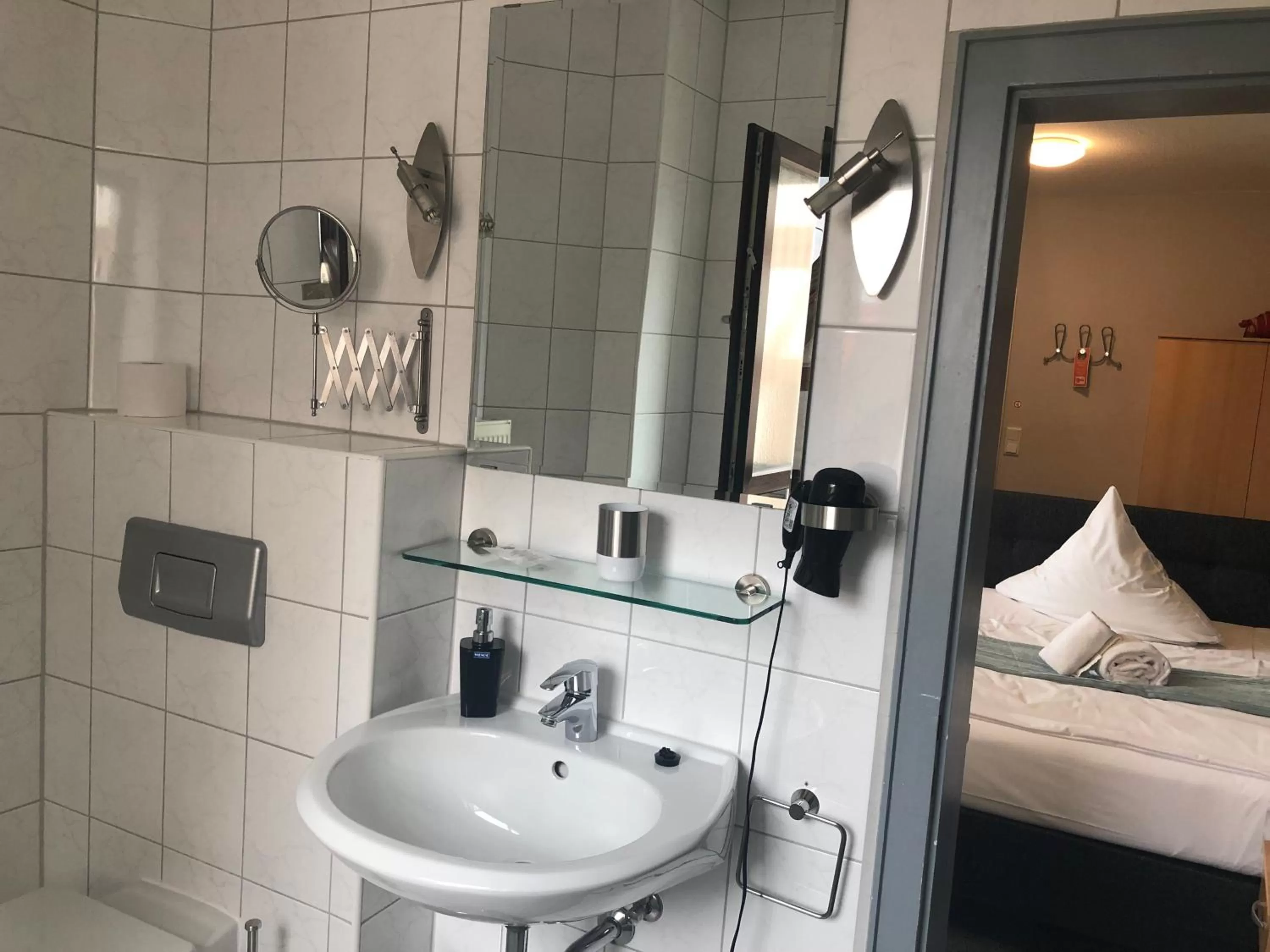 Bathroom in Hotel Zum Kastanienbaum