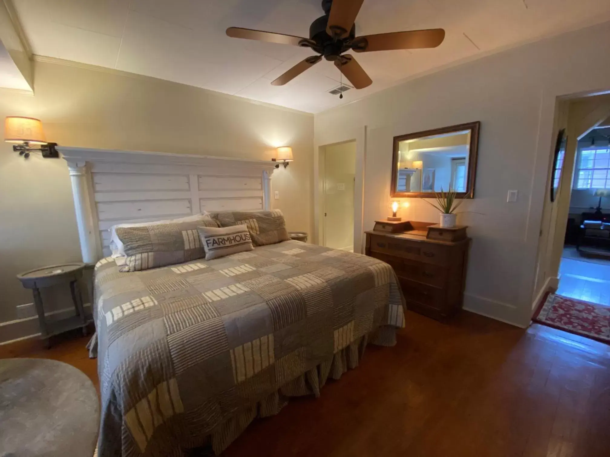 King Suite in Folkestone Inn King Suite in Folkestone Inn