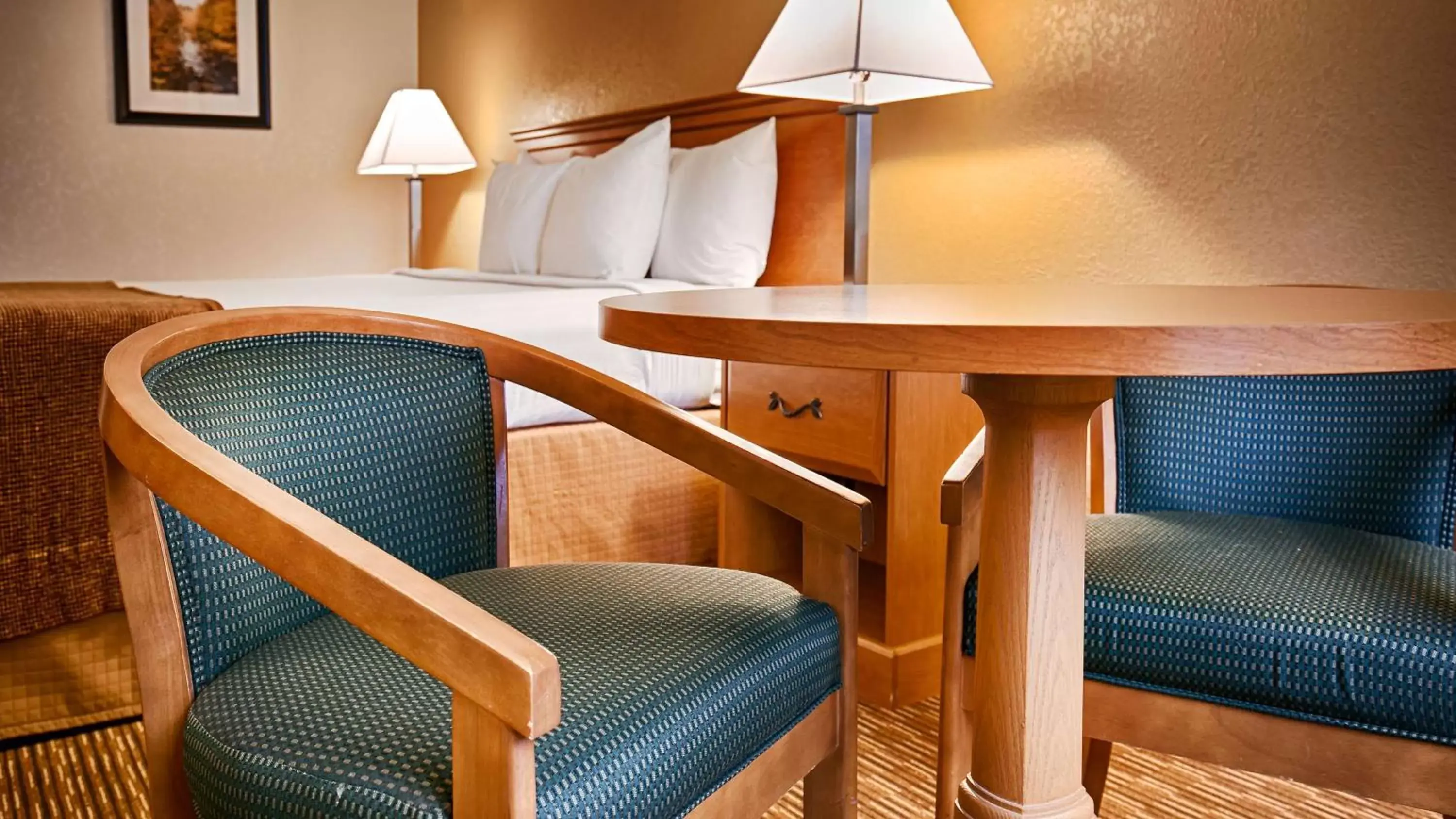 Photo of the whole room, Bunk Bed in Best Western Sawmill Inn