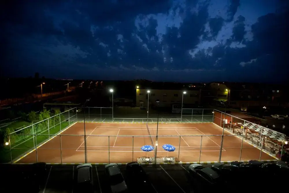 Tennis court, City View in RIN Airport Hotel