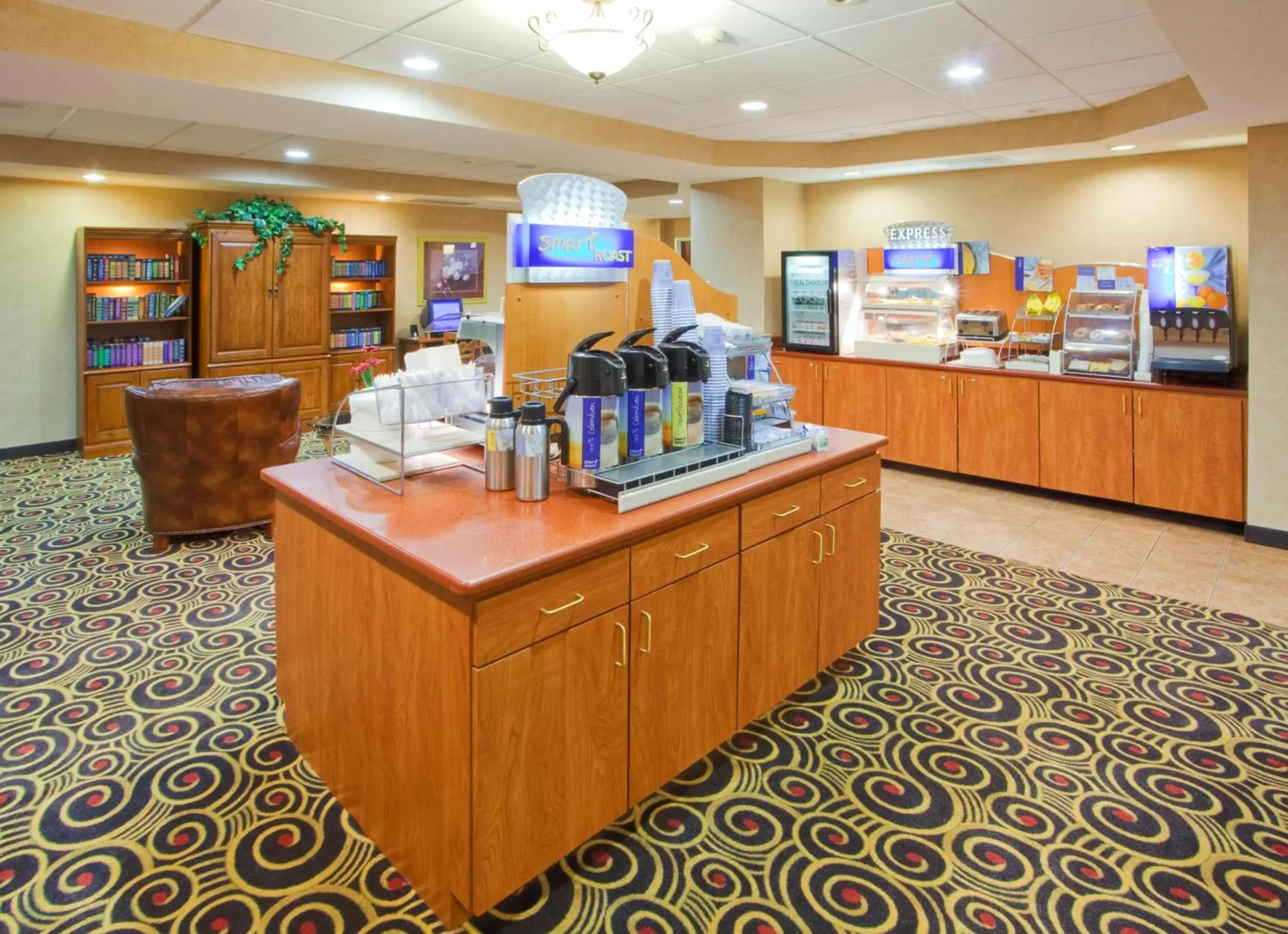 Breakfast in Holiday Inn Express Hanover by IHG Breakfast in Holiday Inn Express Hanover by IHG