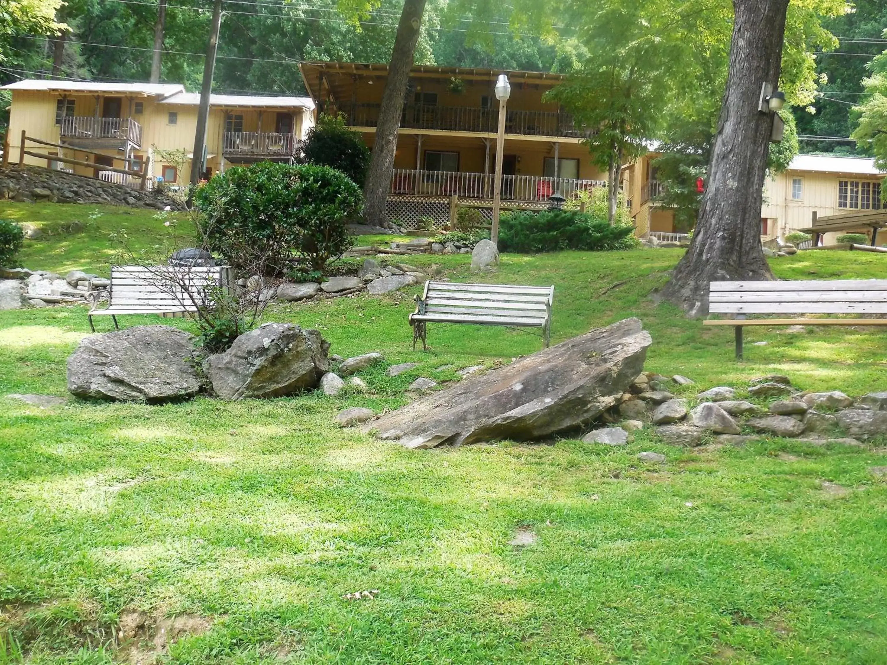 Property building, Garden in The Evening Shade River Lodge and Cabins