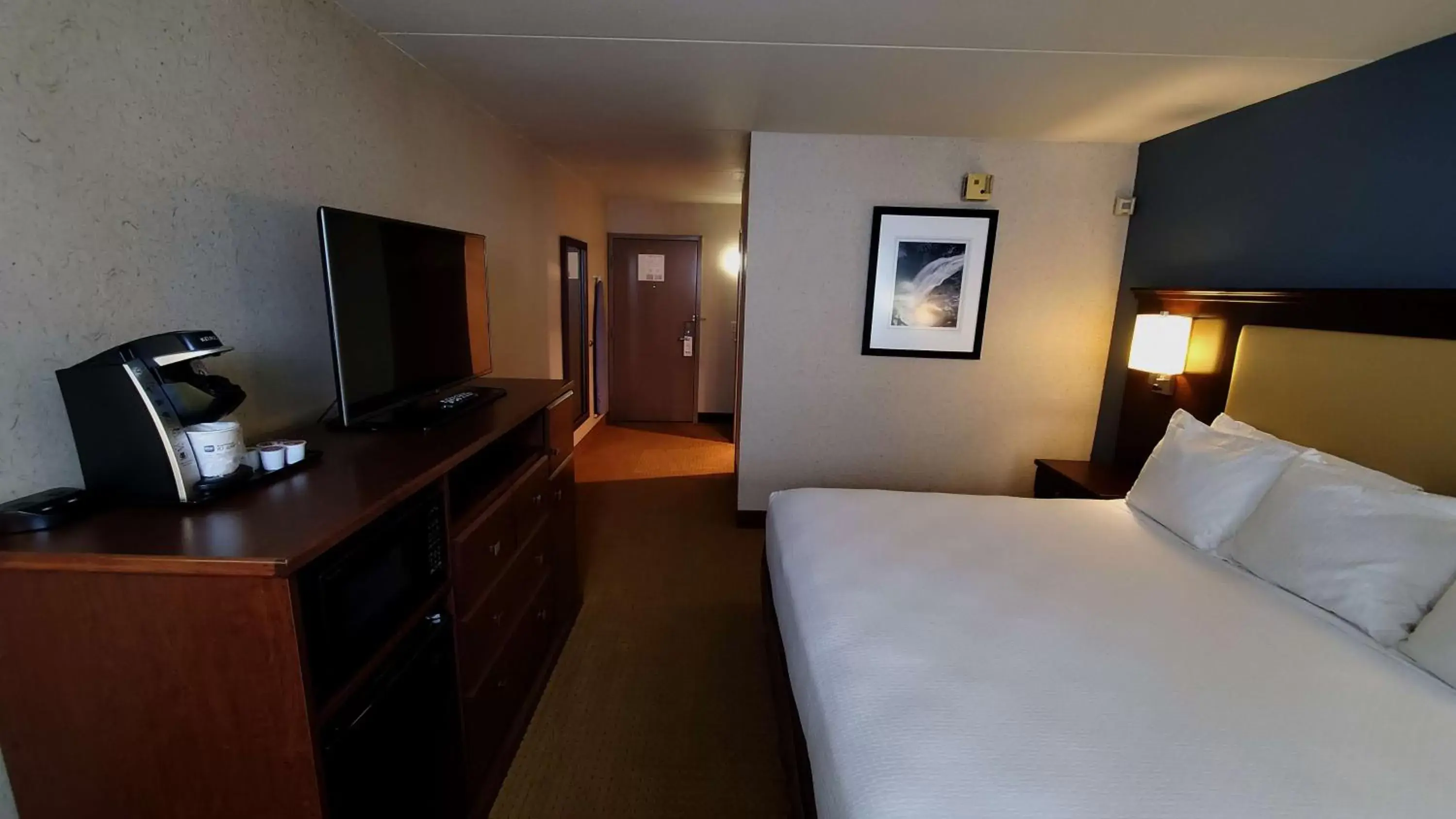 Photo of the whole room, TV/Entertainment Center in Best Western Plus Coeur d'Alene Inn