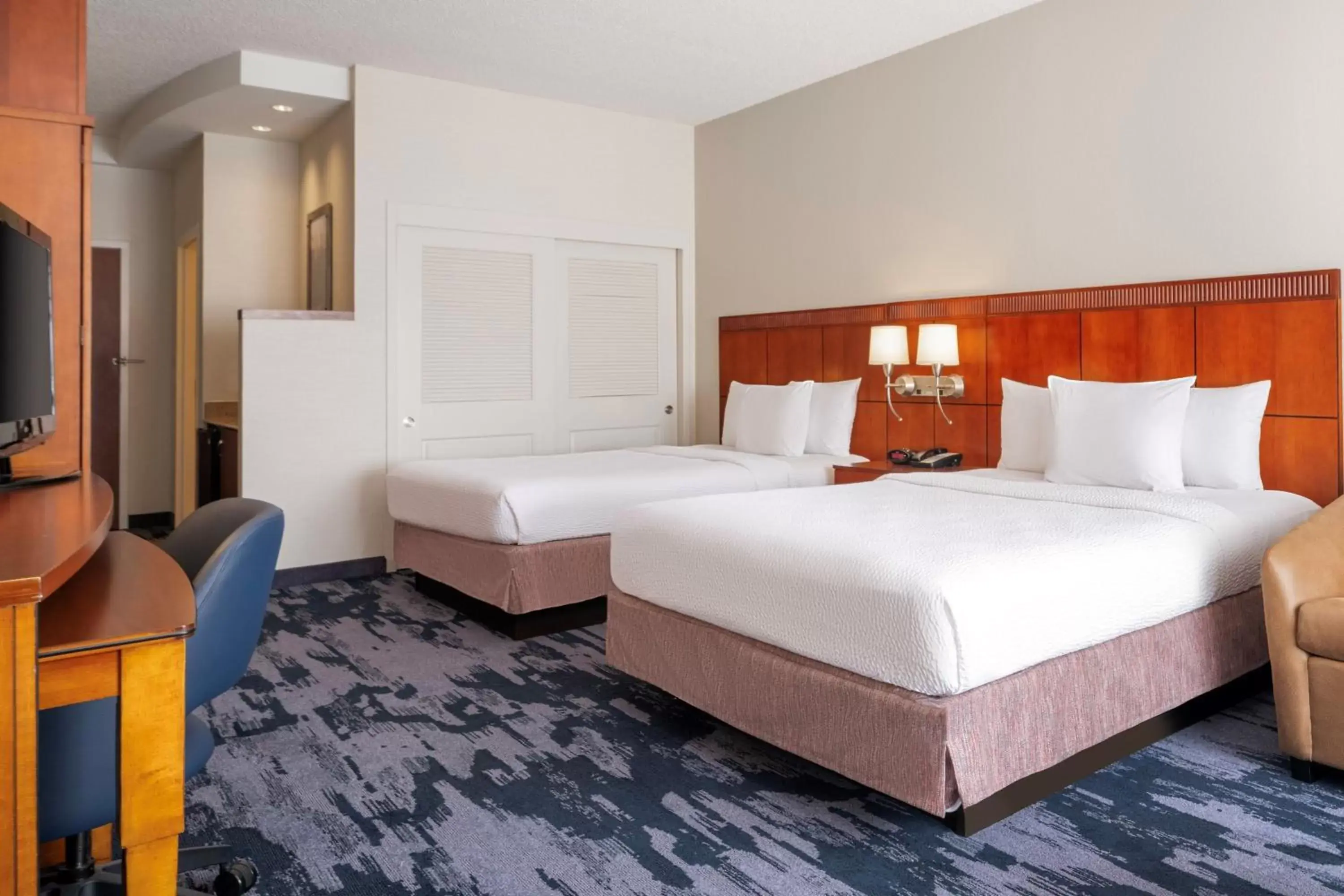Photo of the whole room, Bed in Fairfield Inn & Suites Orlando Ocoee