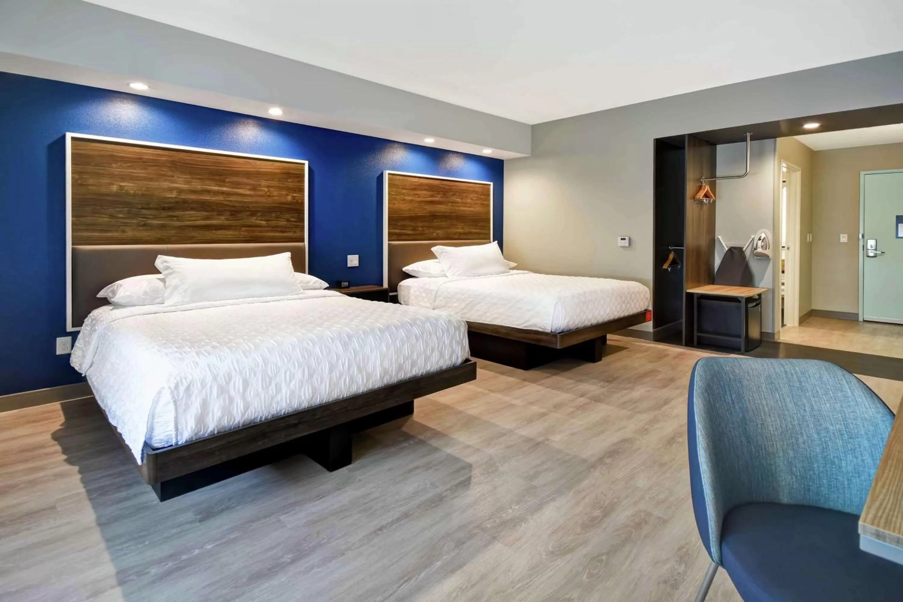 Bedroom, Bed in Tru By Hilton North Platte