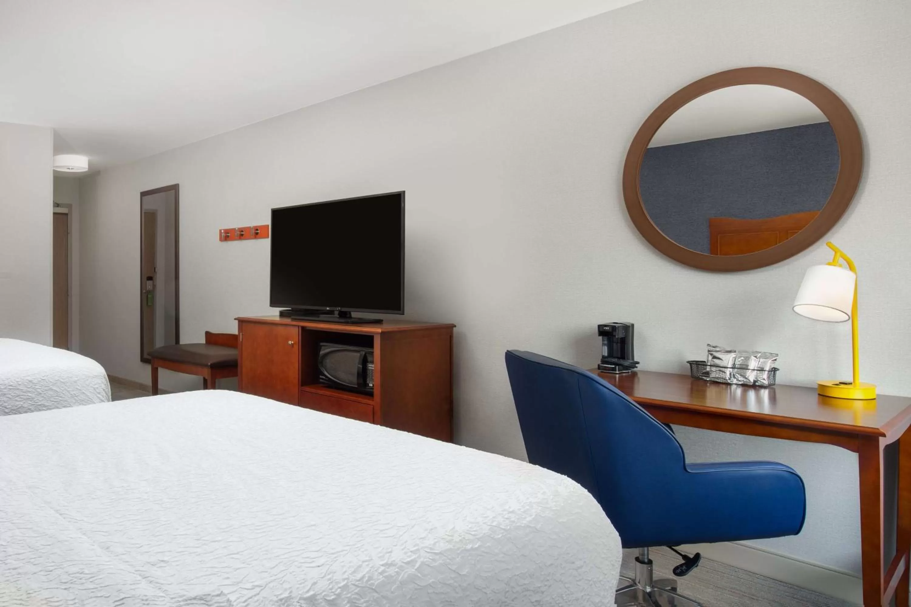 Bedroom, Bed in Hampton Inn Medford