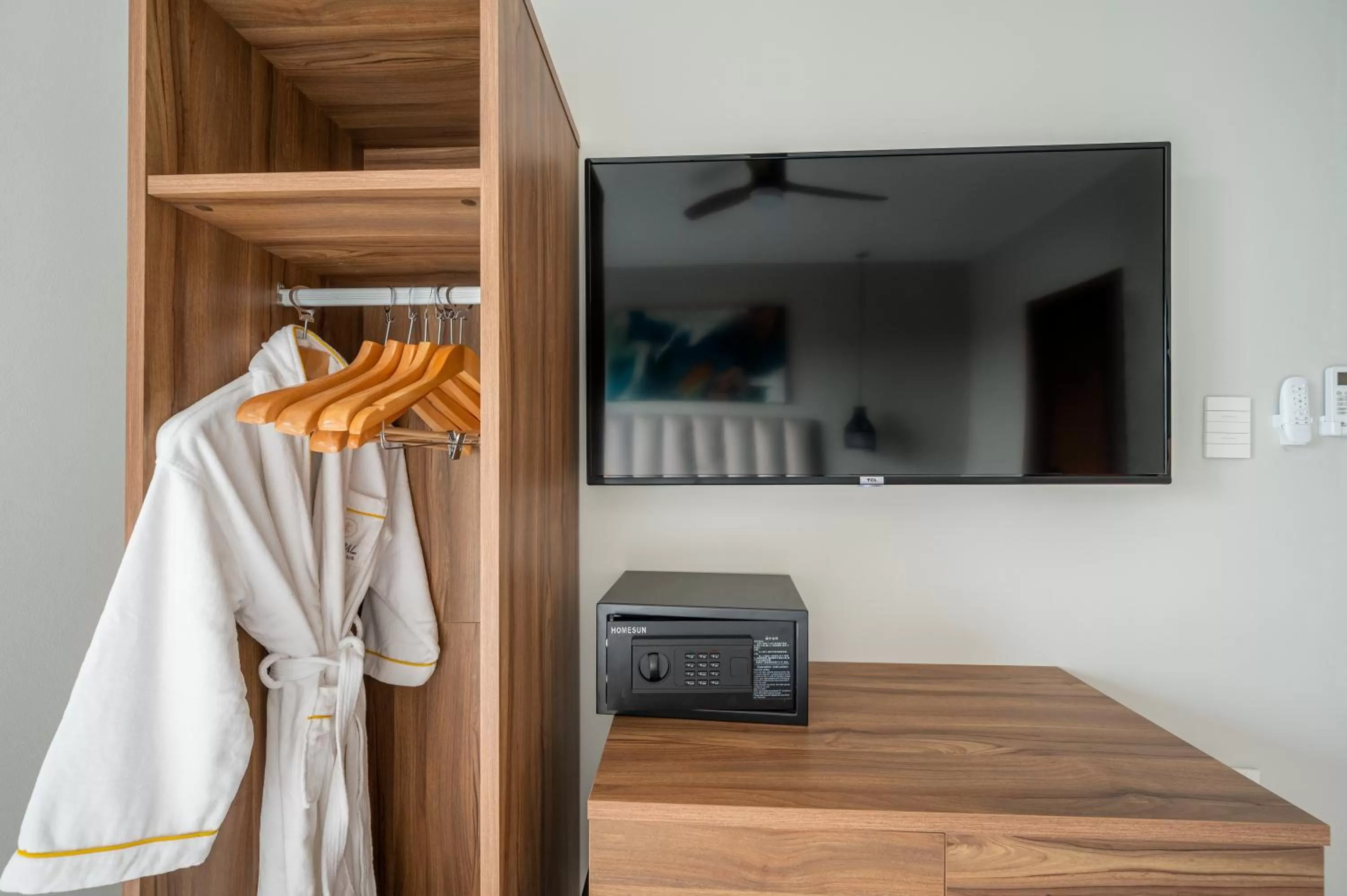 TV and multimedia in Kippal - Modern Oasis - ApartHotel