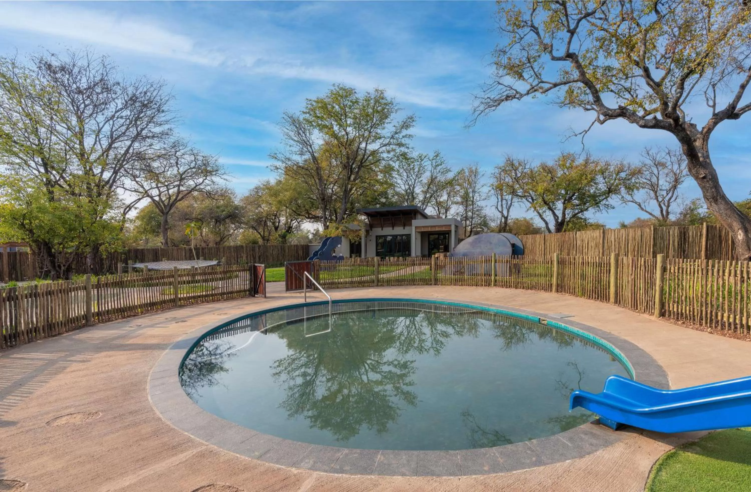 Lounge or bar in Radisson Blu Mosi-oa-Tunya Livingstone Resort