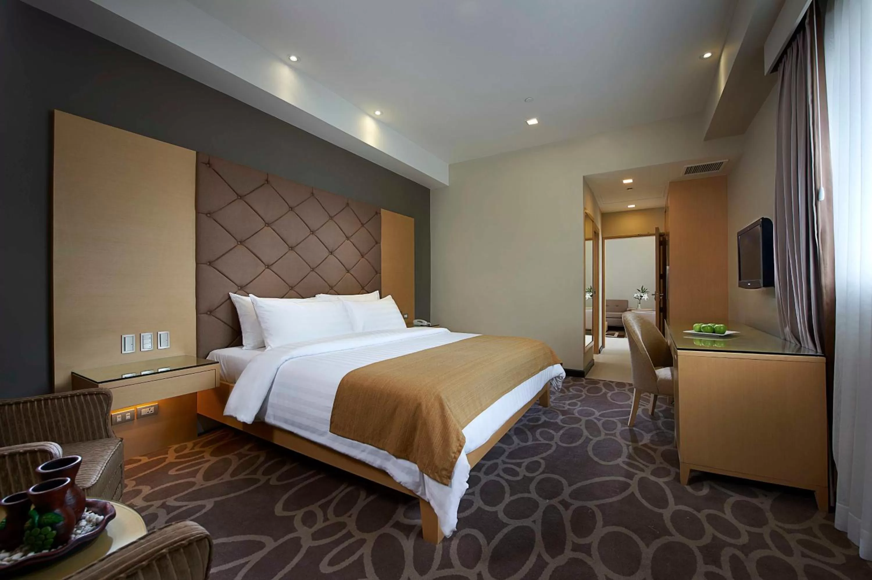 Photo of the whole room, Bed in Berjaya Makati Hotel