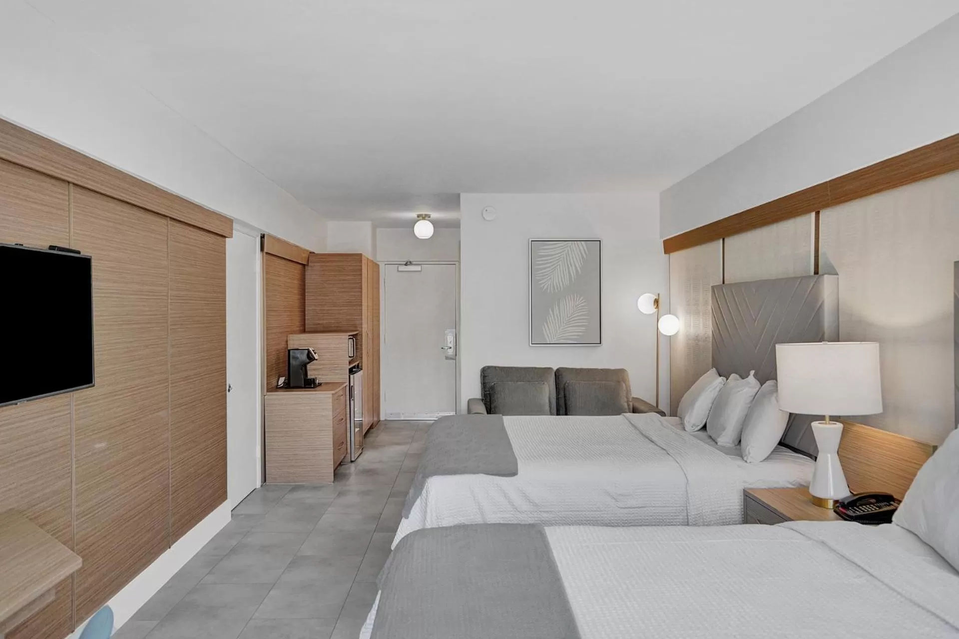 Bedroom, Bed in The Garden Hotel & Resort