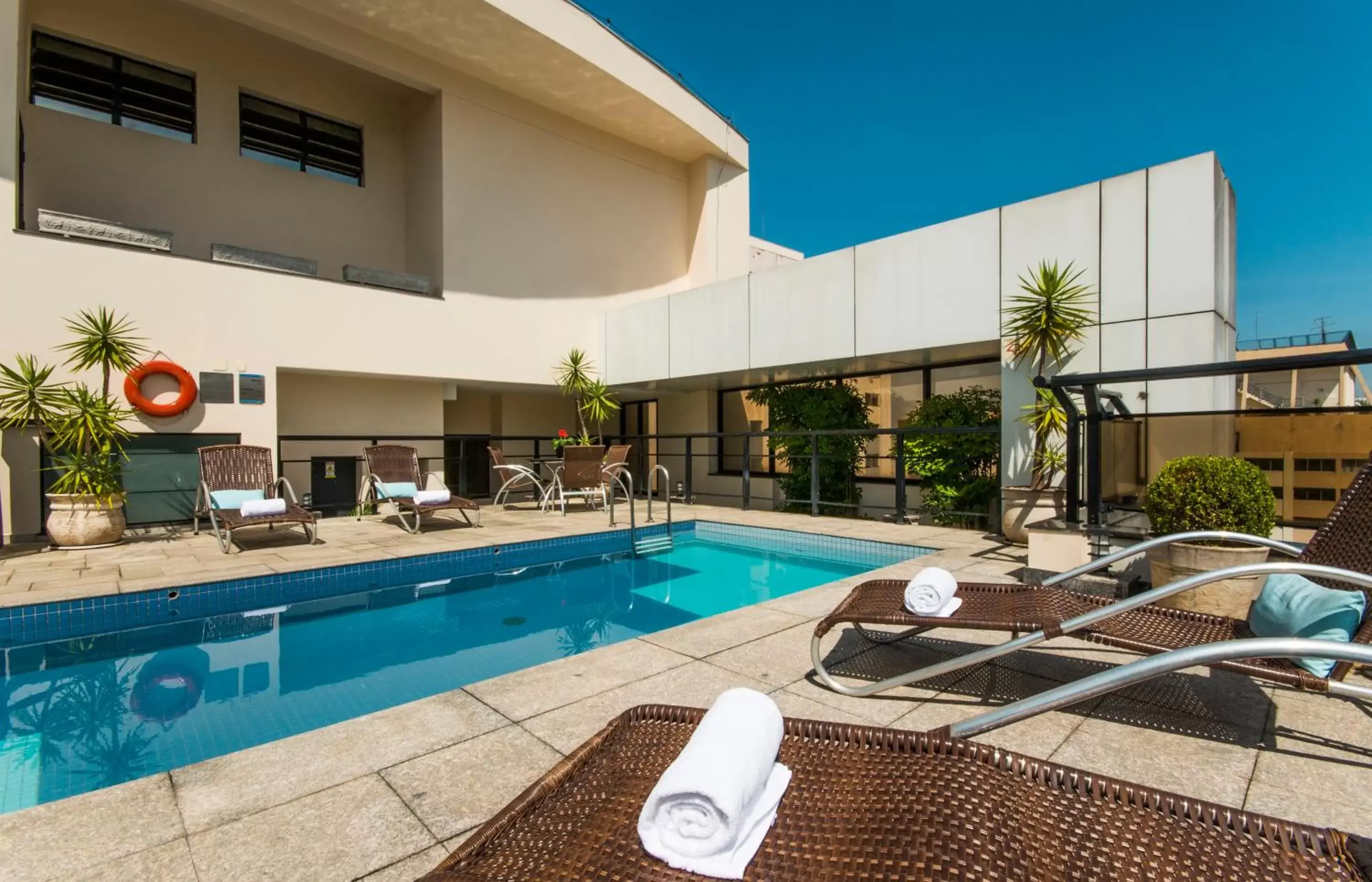 Property building, Swimming Pool in Transamerica Executive Jardins