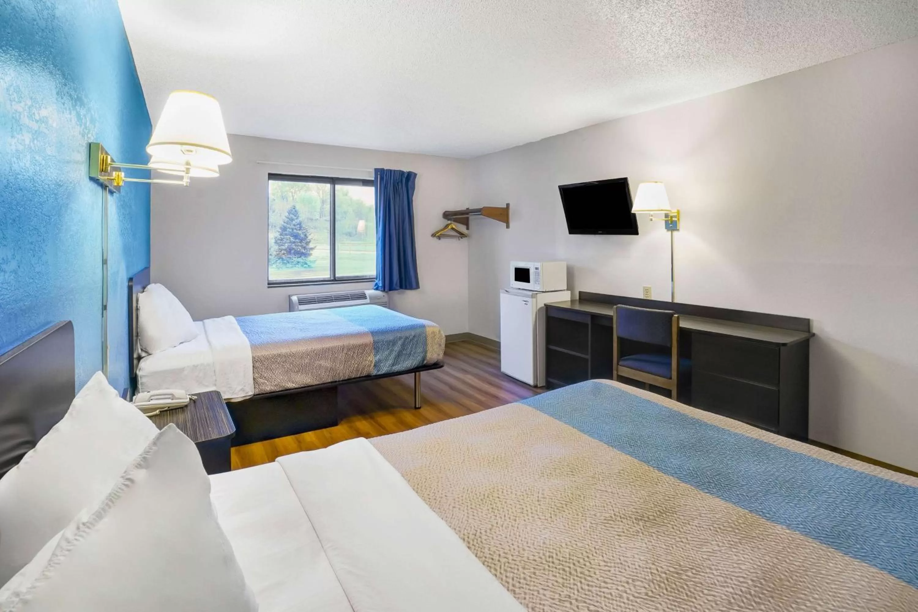 Photo of the whole room, Bed in Motel 6-Montoursville, PA - Williamsport