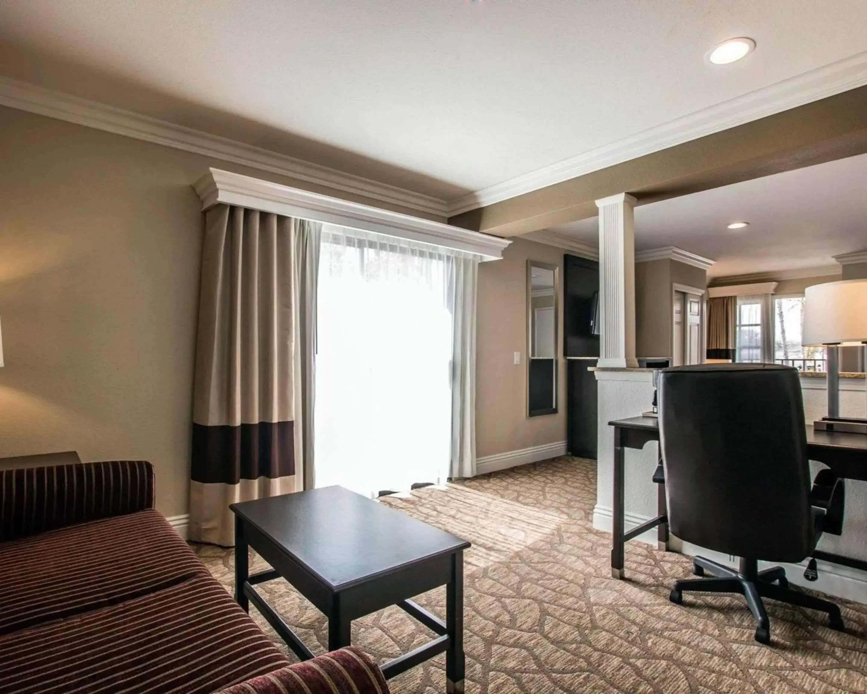 Photo of the whole room in Comfort Suites San Clemente Beach Photo of the whole room in Comfort Suites San Clemente Beach