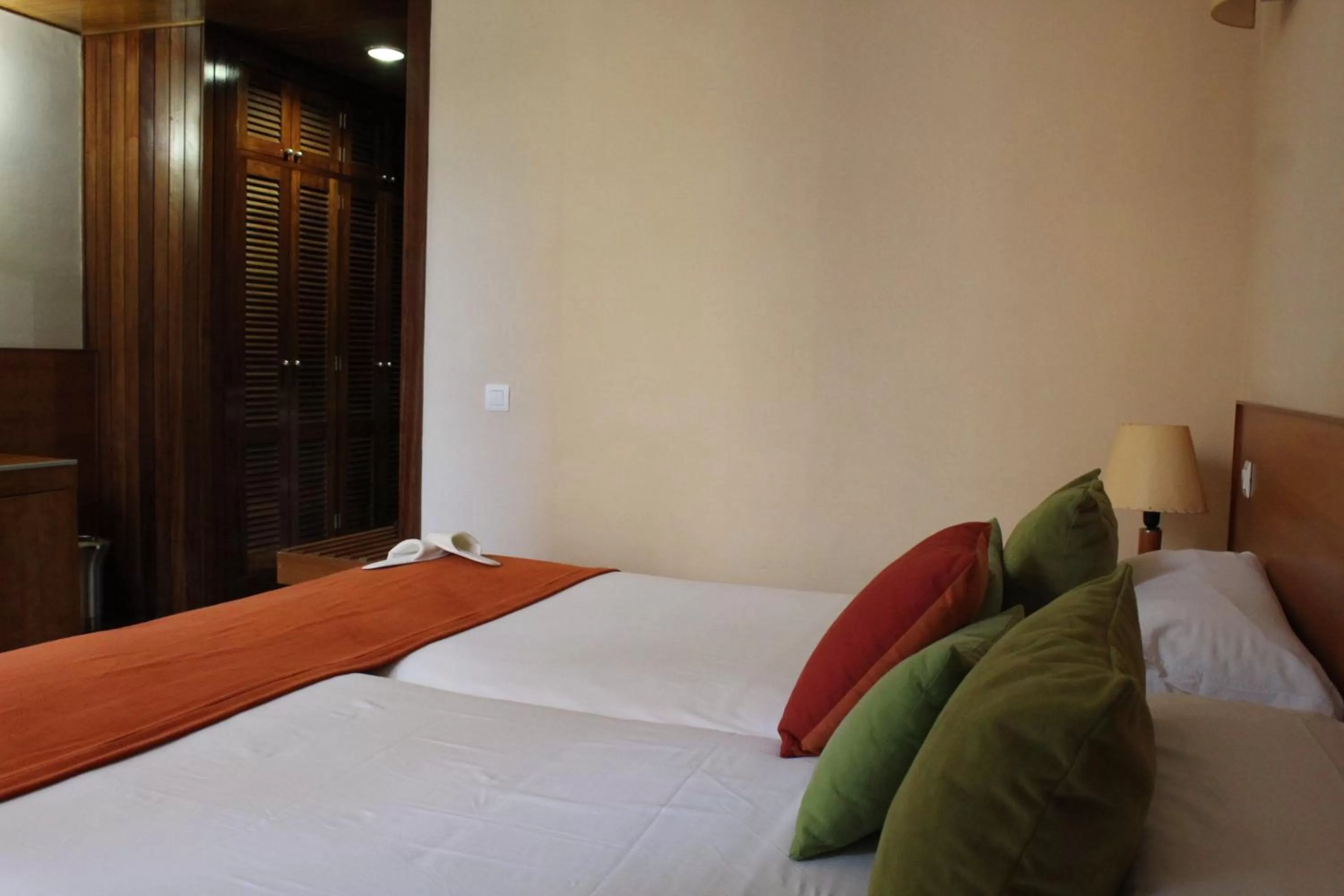 Bedroom, Bed in Hotel Escuela Santa Cruz