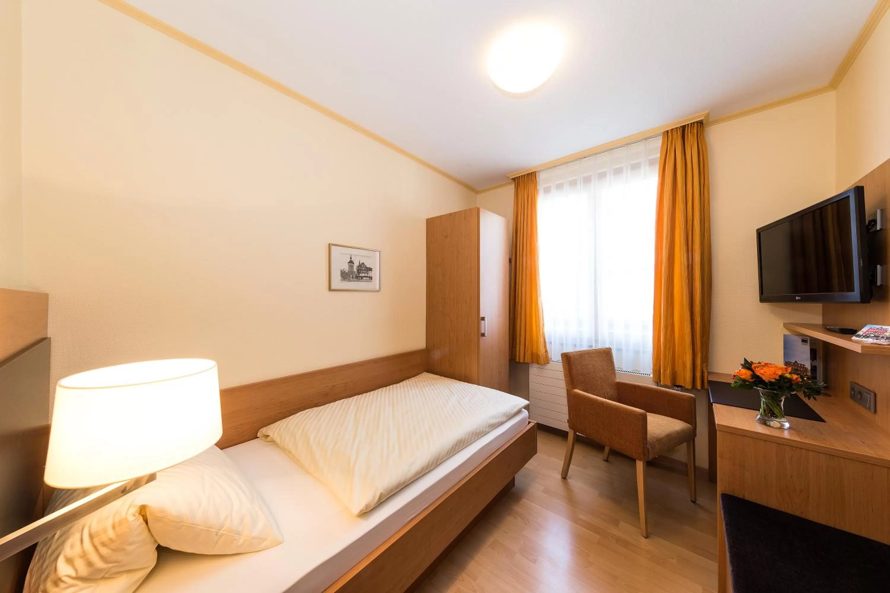 Bed in Hotel Hirschen