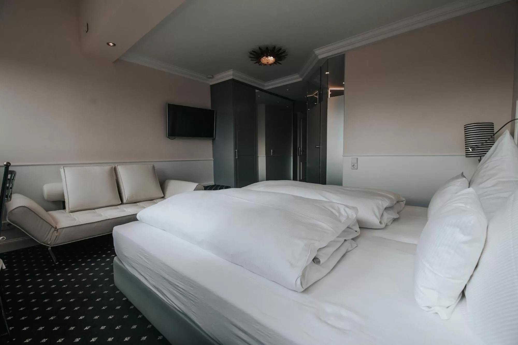 Bed in Boutique Hotel am Rathaus - Reblaus