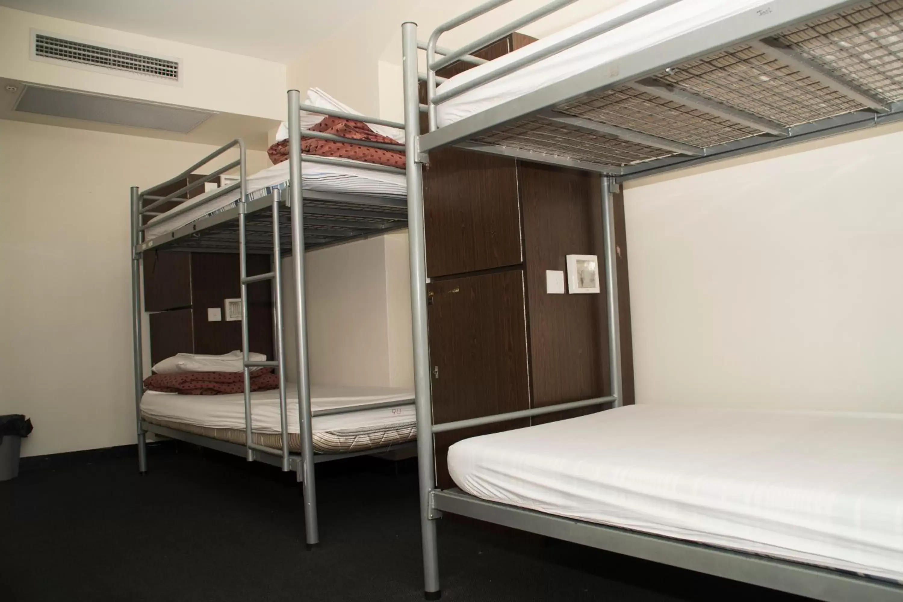 Bunk Bed in 790 on George Backpackers