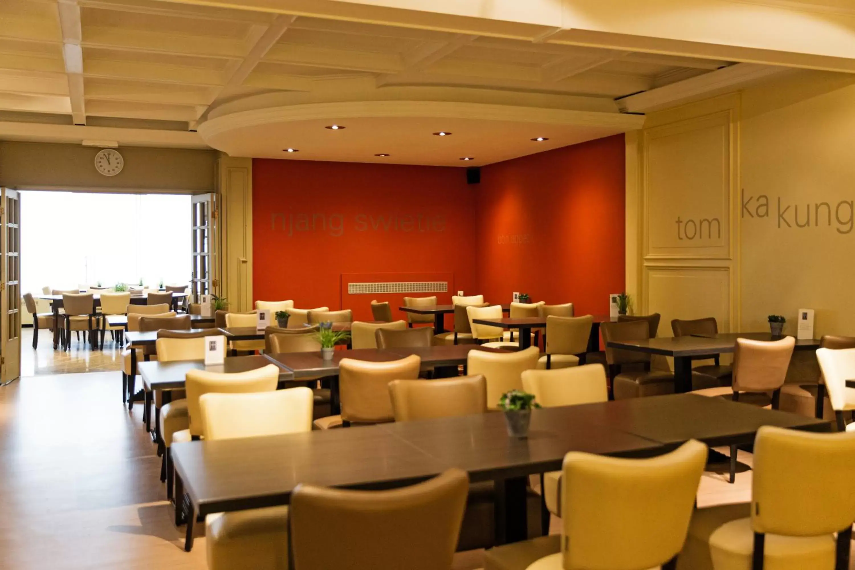 Food and drinks, Restaurant/Places to Eat in Antwerp Harbour Hotel
