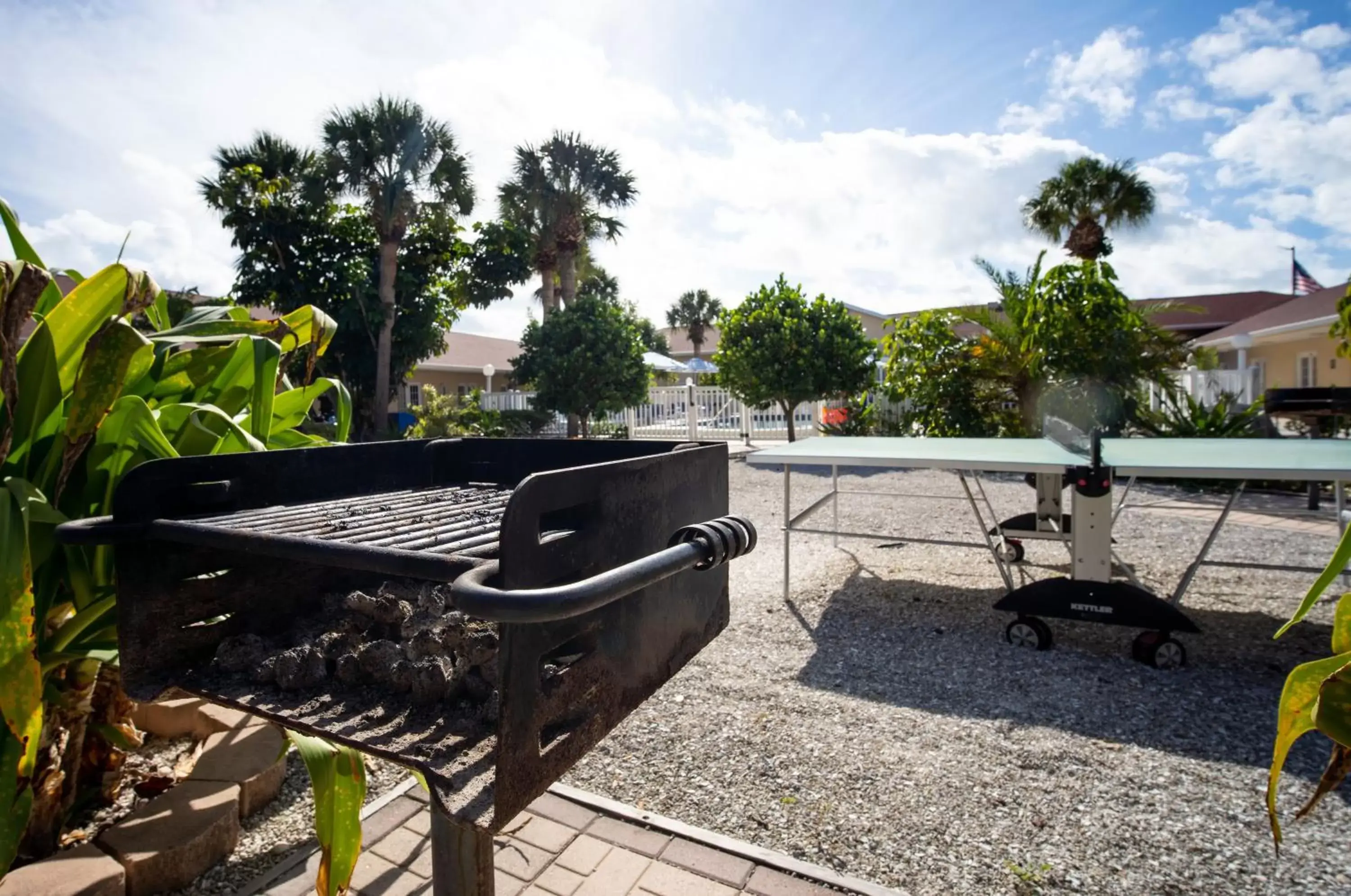 BBQ facilities in Island Sun Inn & Suites - Venice, Florida Historic Downtown & Beach Getaway