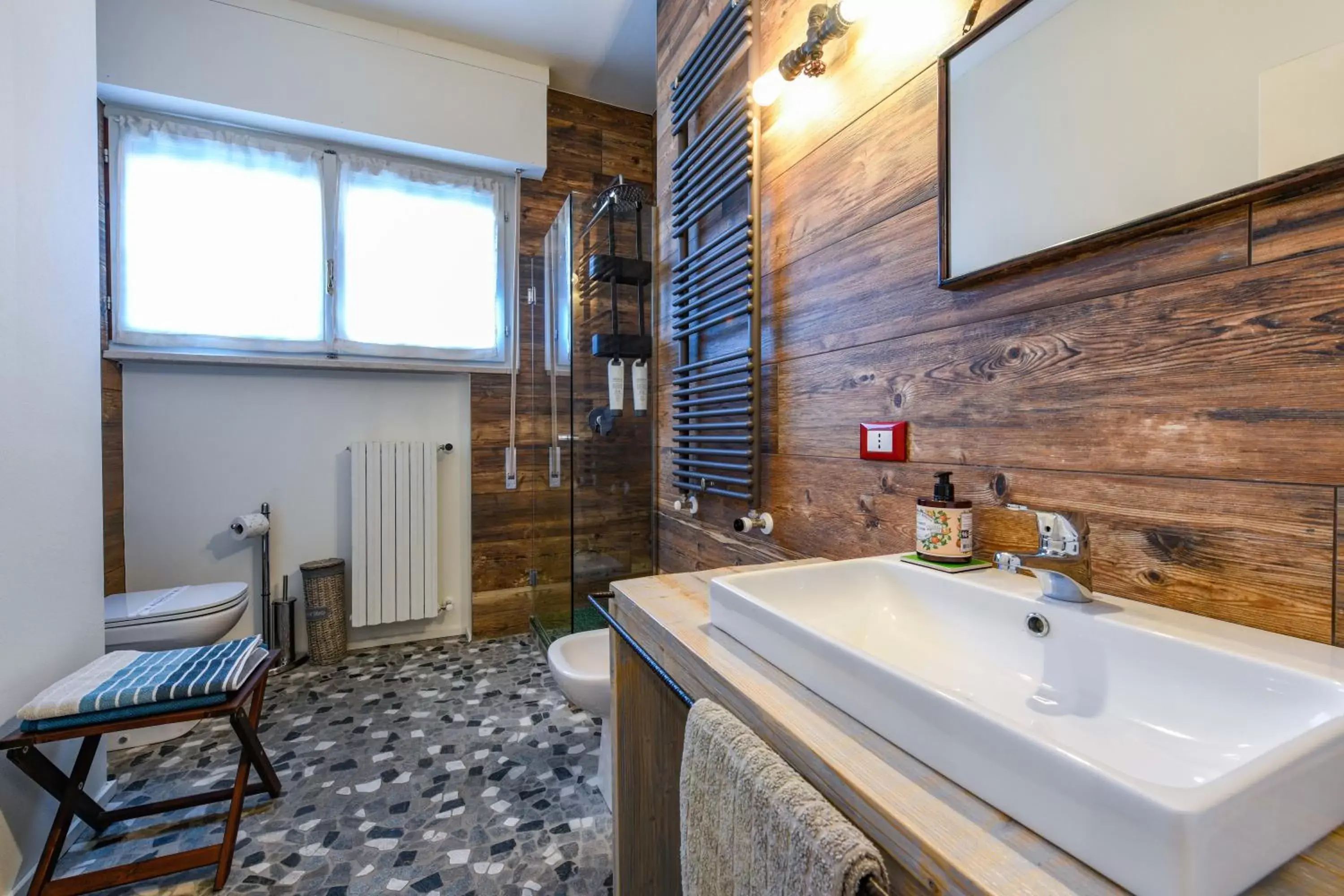 Bathroom in Villa Giulia Rooms & Bike