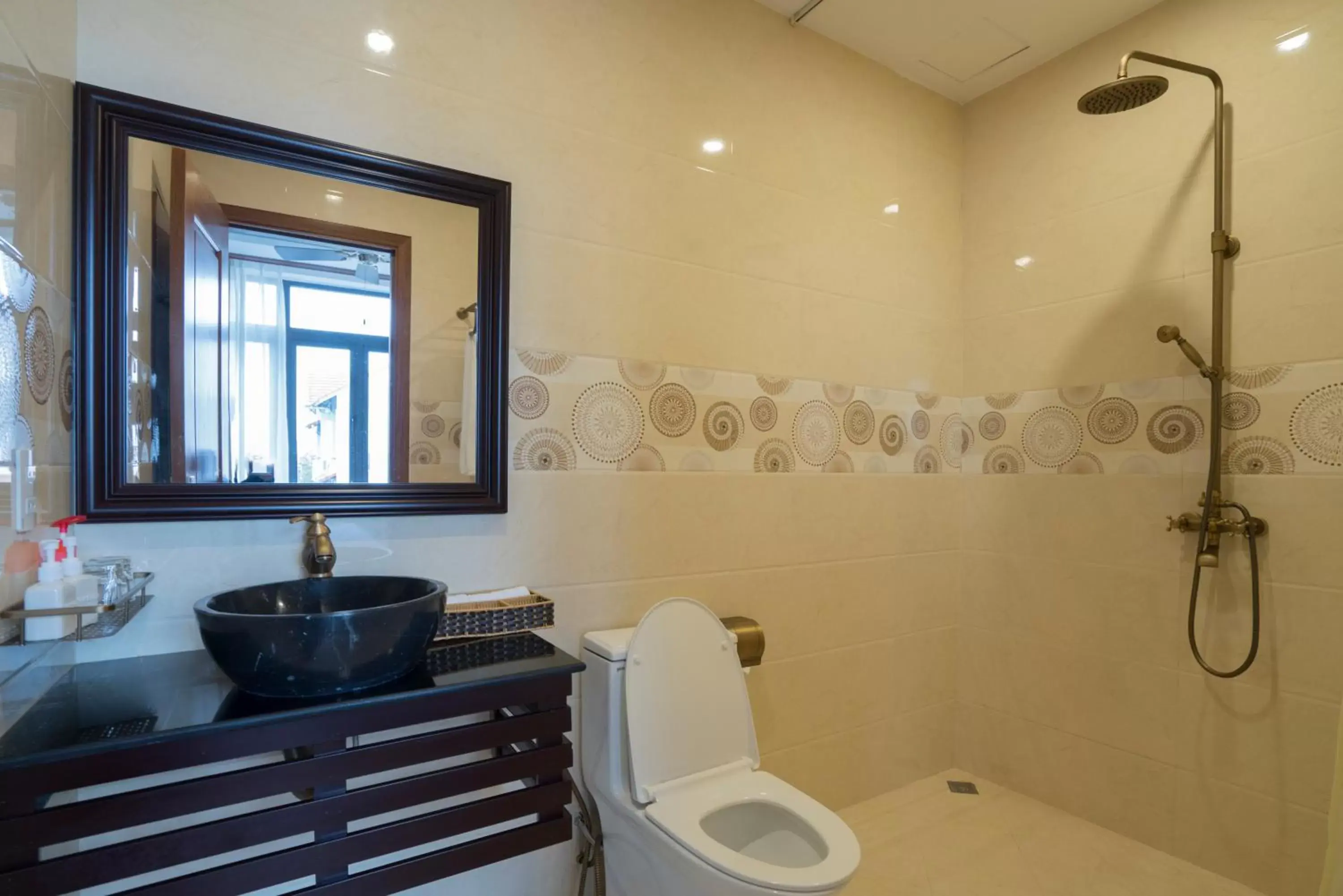 Property building, Bathroom in Hoi An Discovery Villa