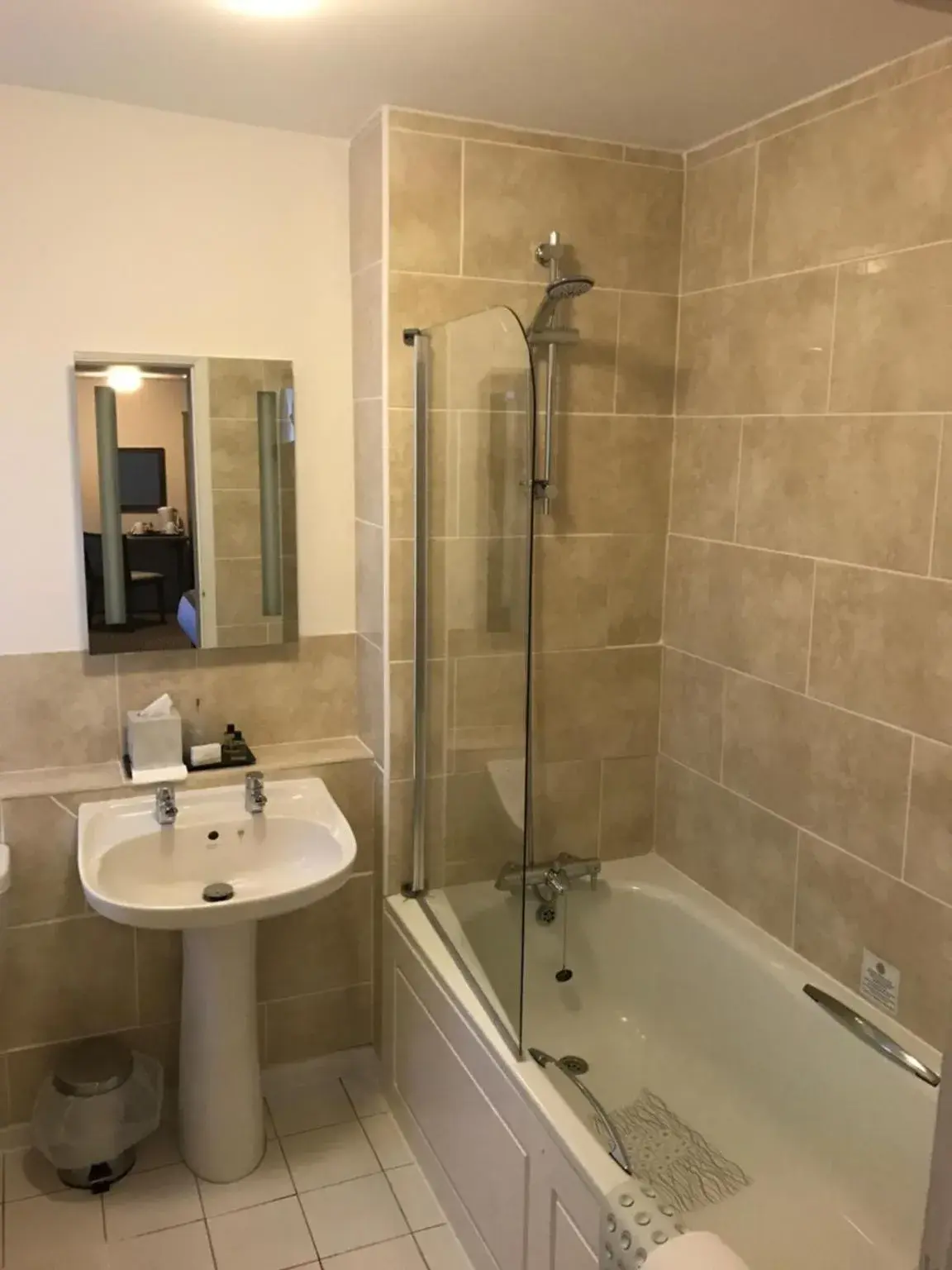 Bathroom in Best Western Ipswich Hotel