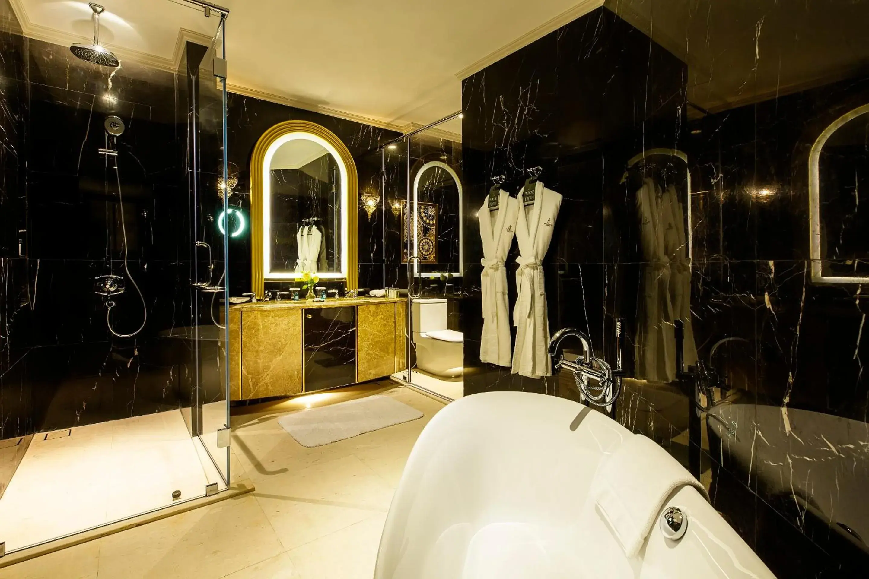 Bathroom in Ezdan Palace Hotel