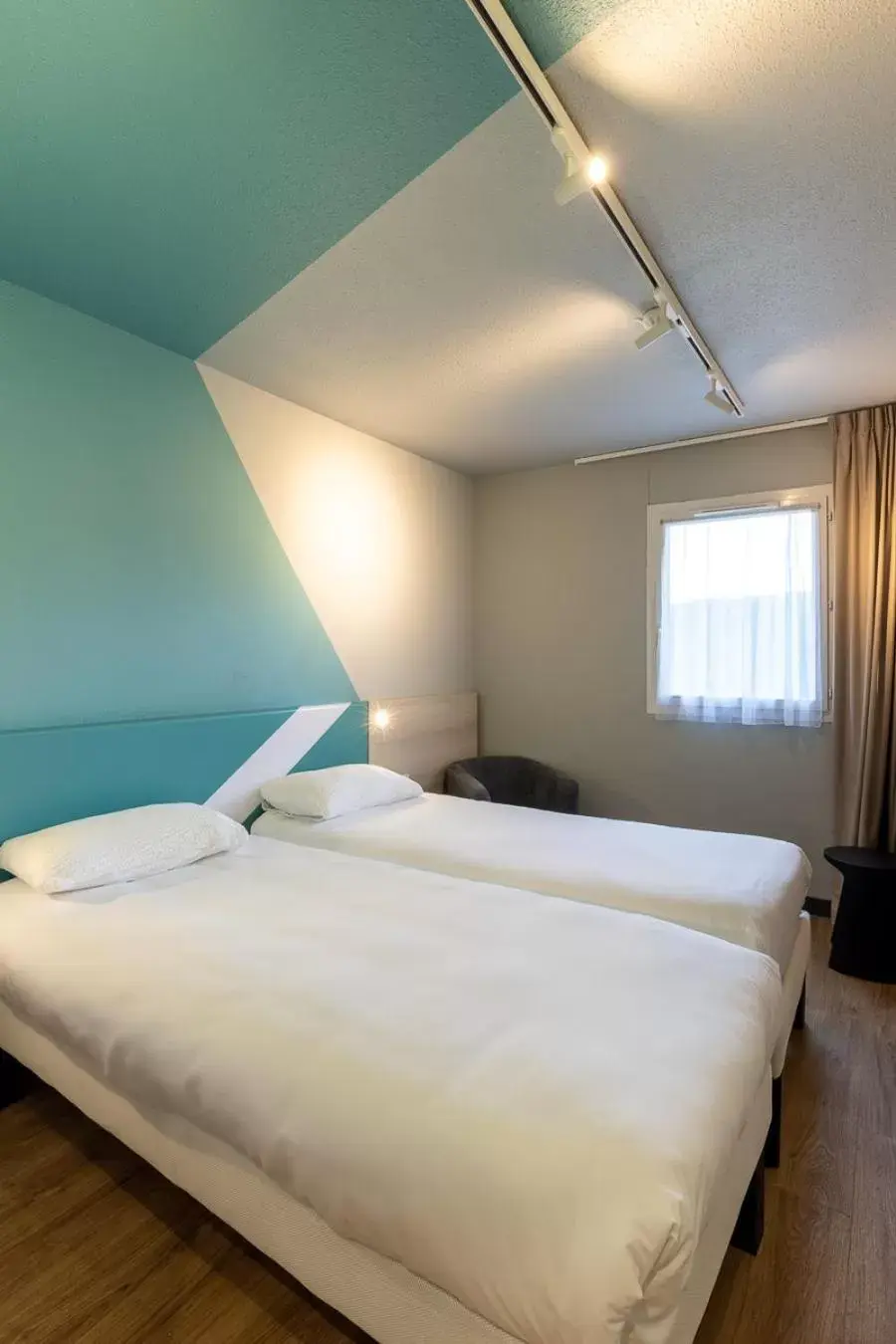 Bedroom, Bed in ibis Budget Millau Viaduc