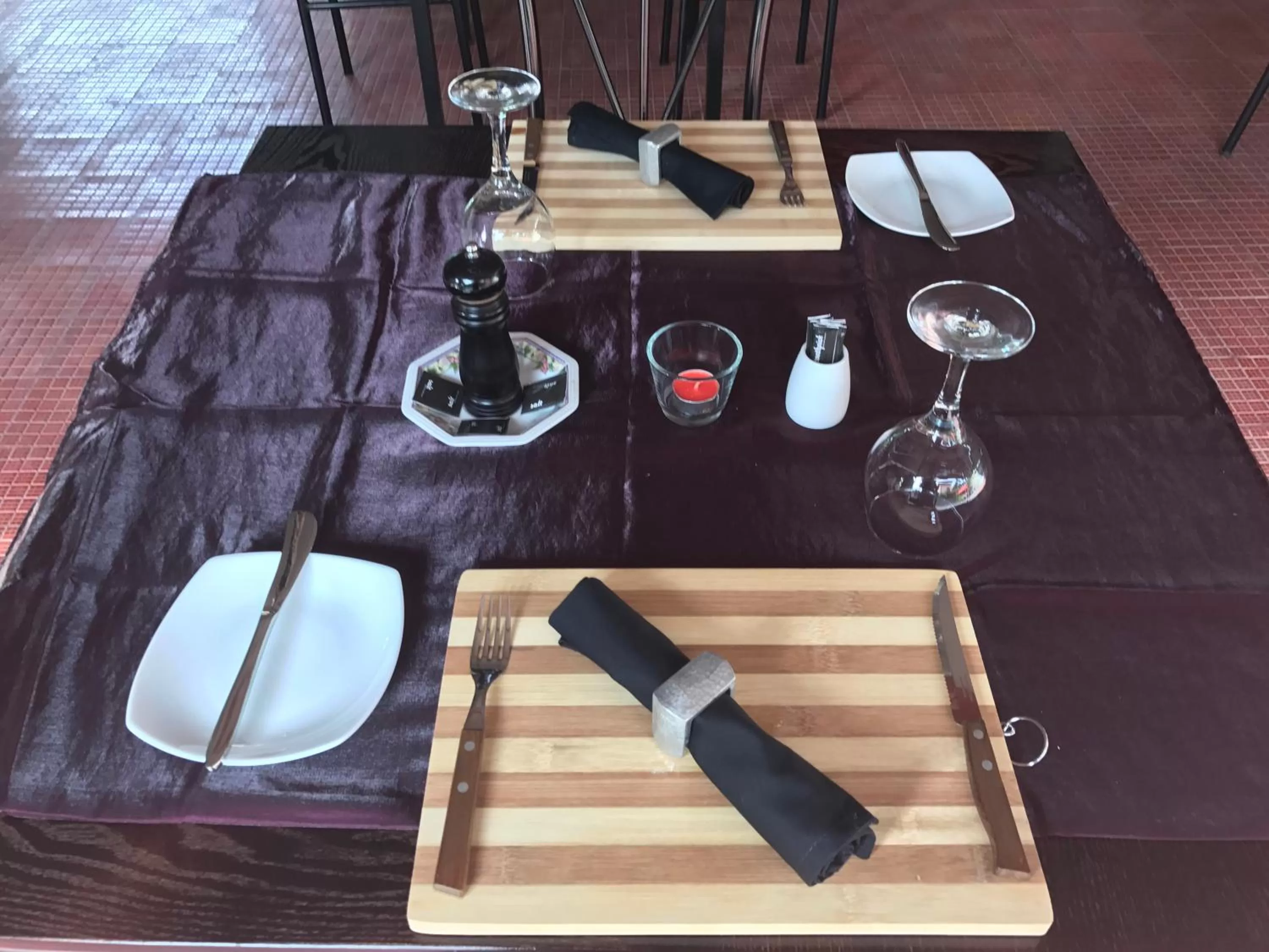 Restaurant/places to eat in Palms Villa