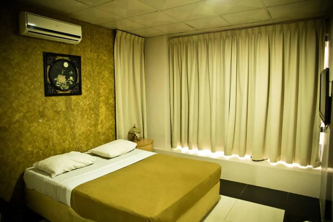 Bed in Golden Leaf Hotel Danga Bay 5 minutes Hospital Hsa,Zoo,Angsana Mall,20 minutes Utm, Legoland