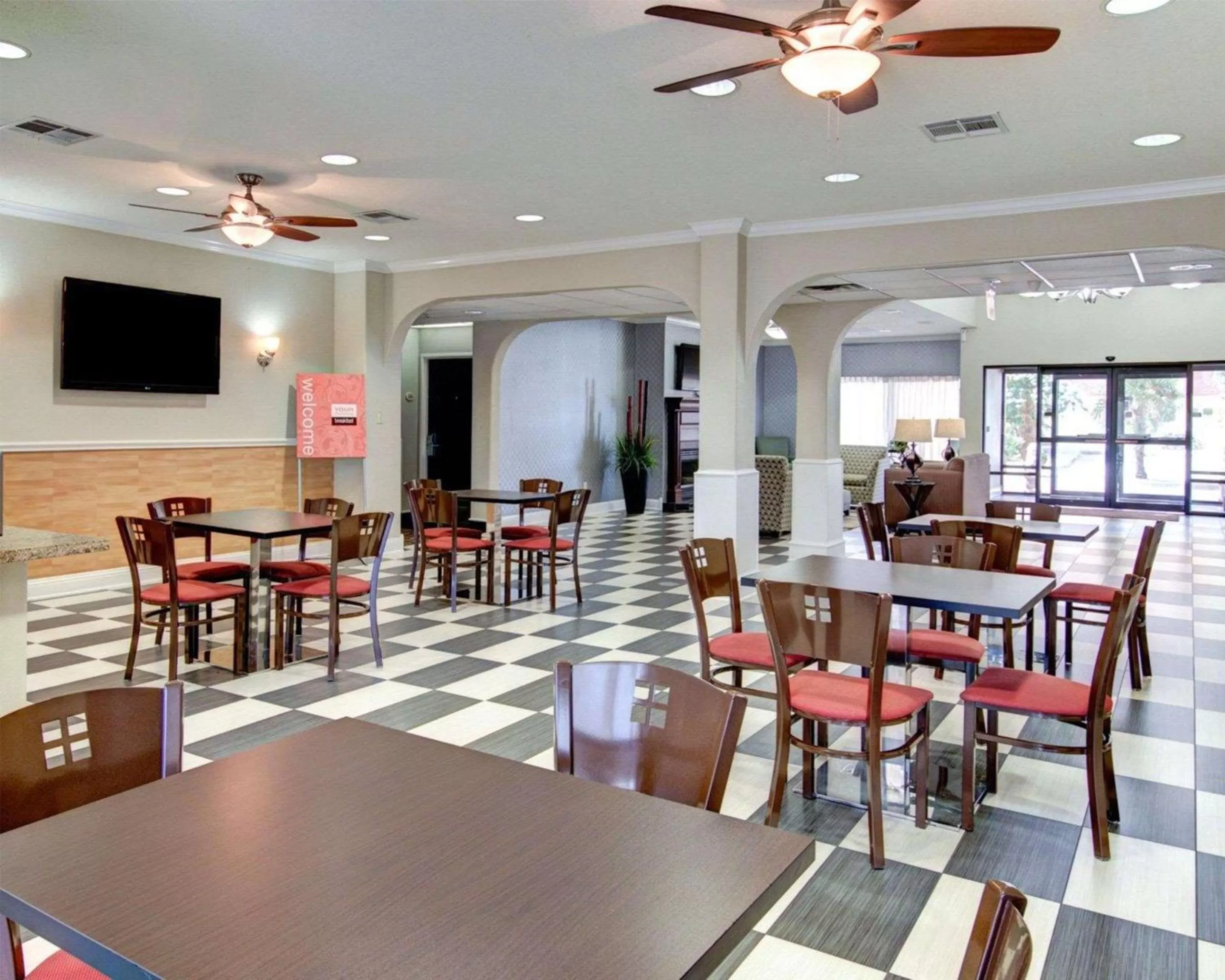 Restaurant/places to eat in Comfort Inn Corsicana East