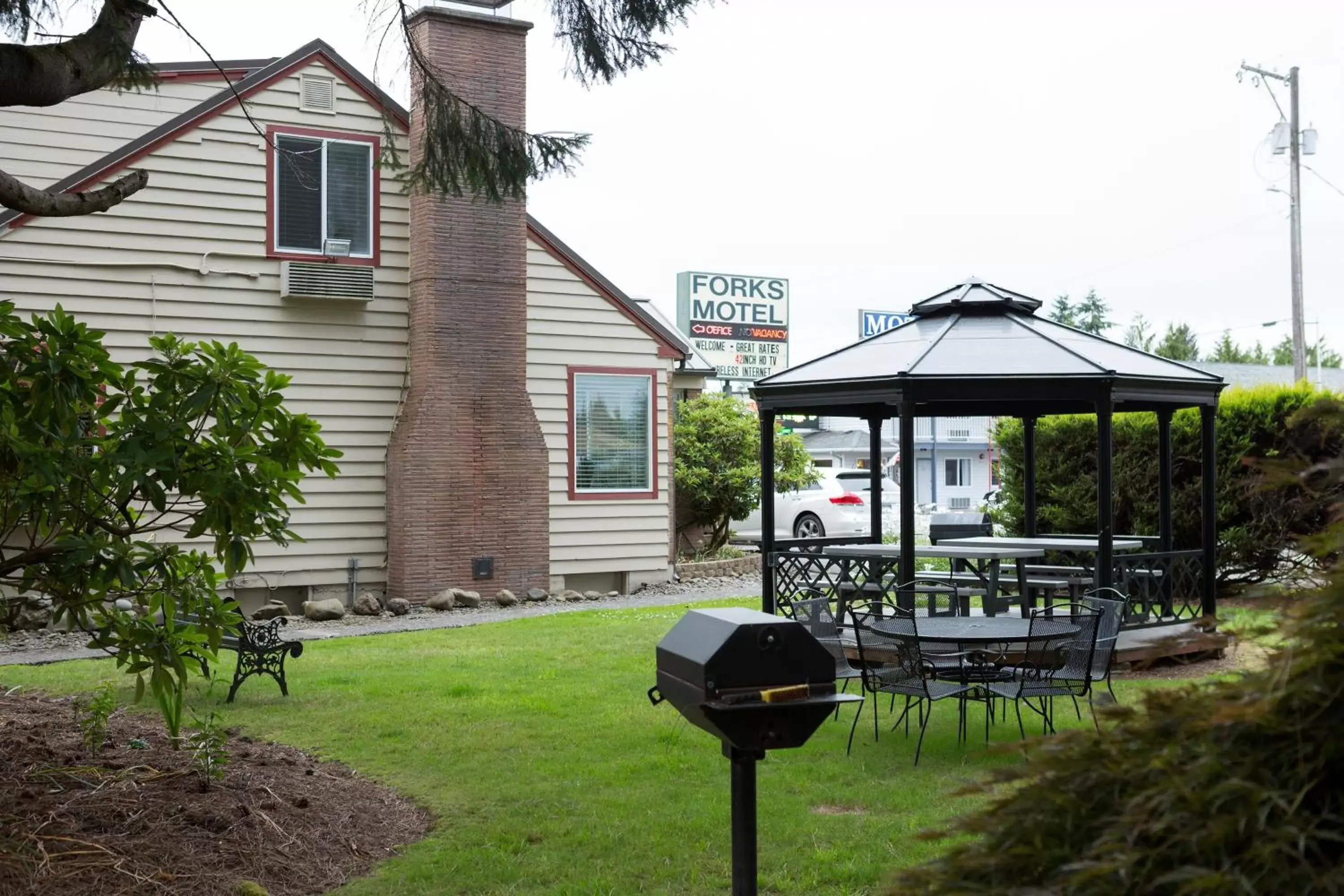 Property building in Forks Motel