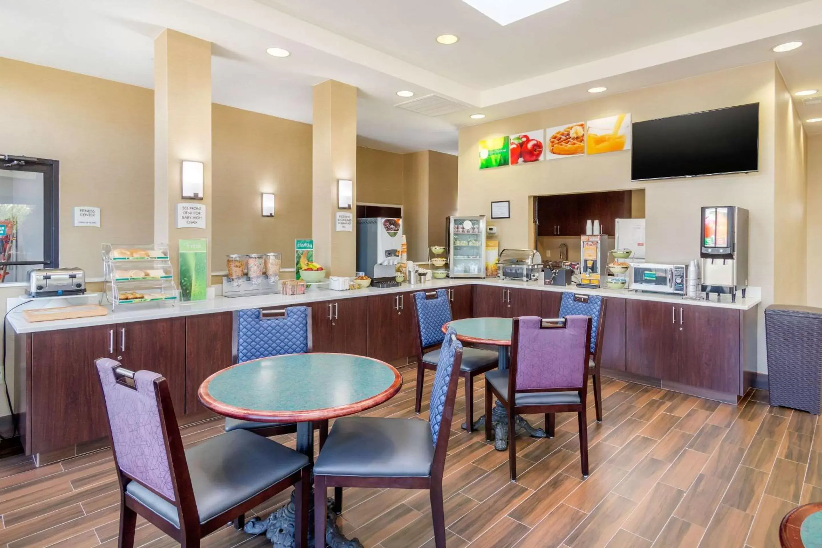 Restaurant/Places to Eat in Quality Inn & Suites Olde Town