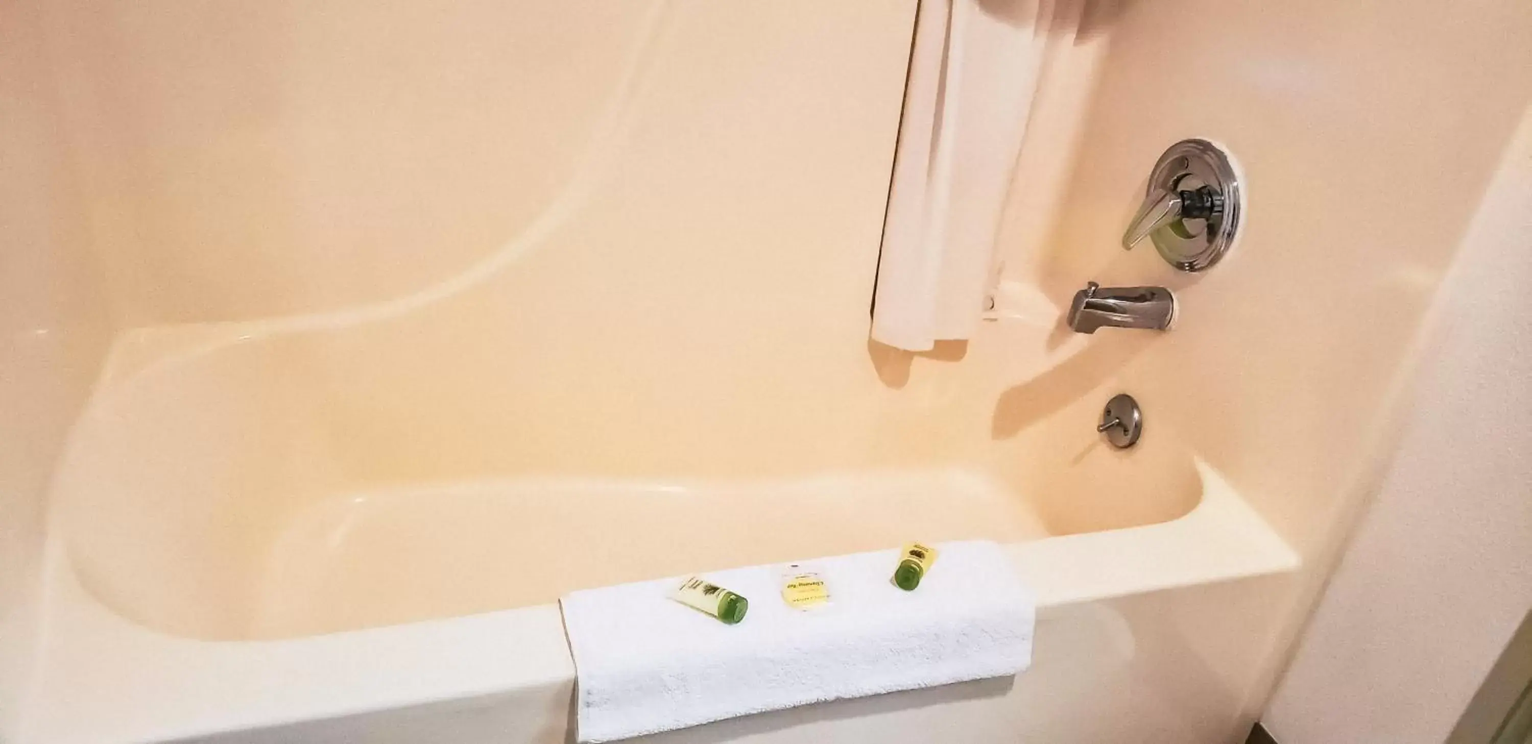 Family Room in Inn America - Lewiston Family Room in Inn America - Lewiston