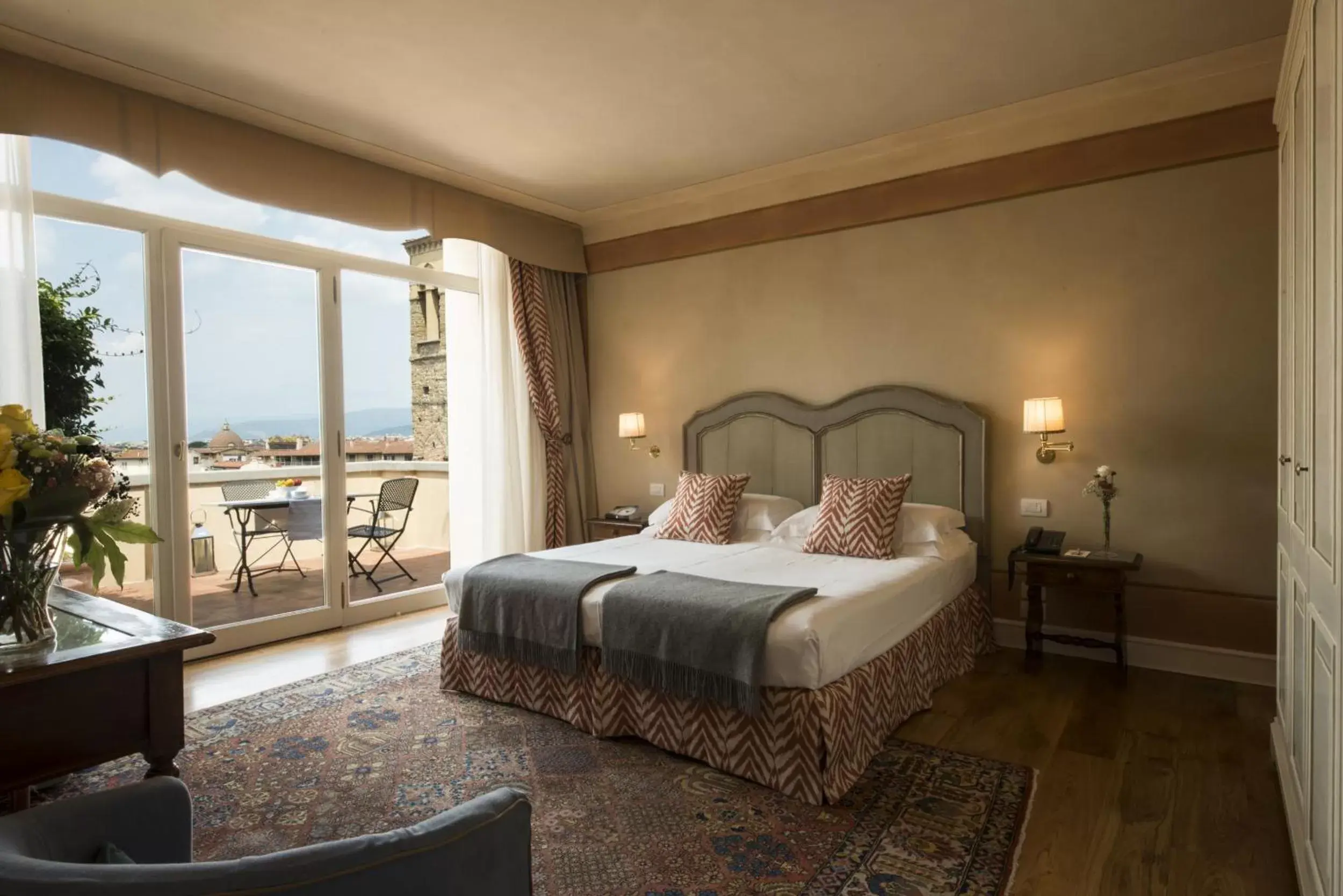 Photo of the whole room, Bed in Antica Torre Di Via Tornabuoni 1