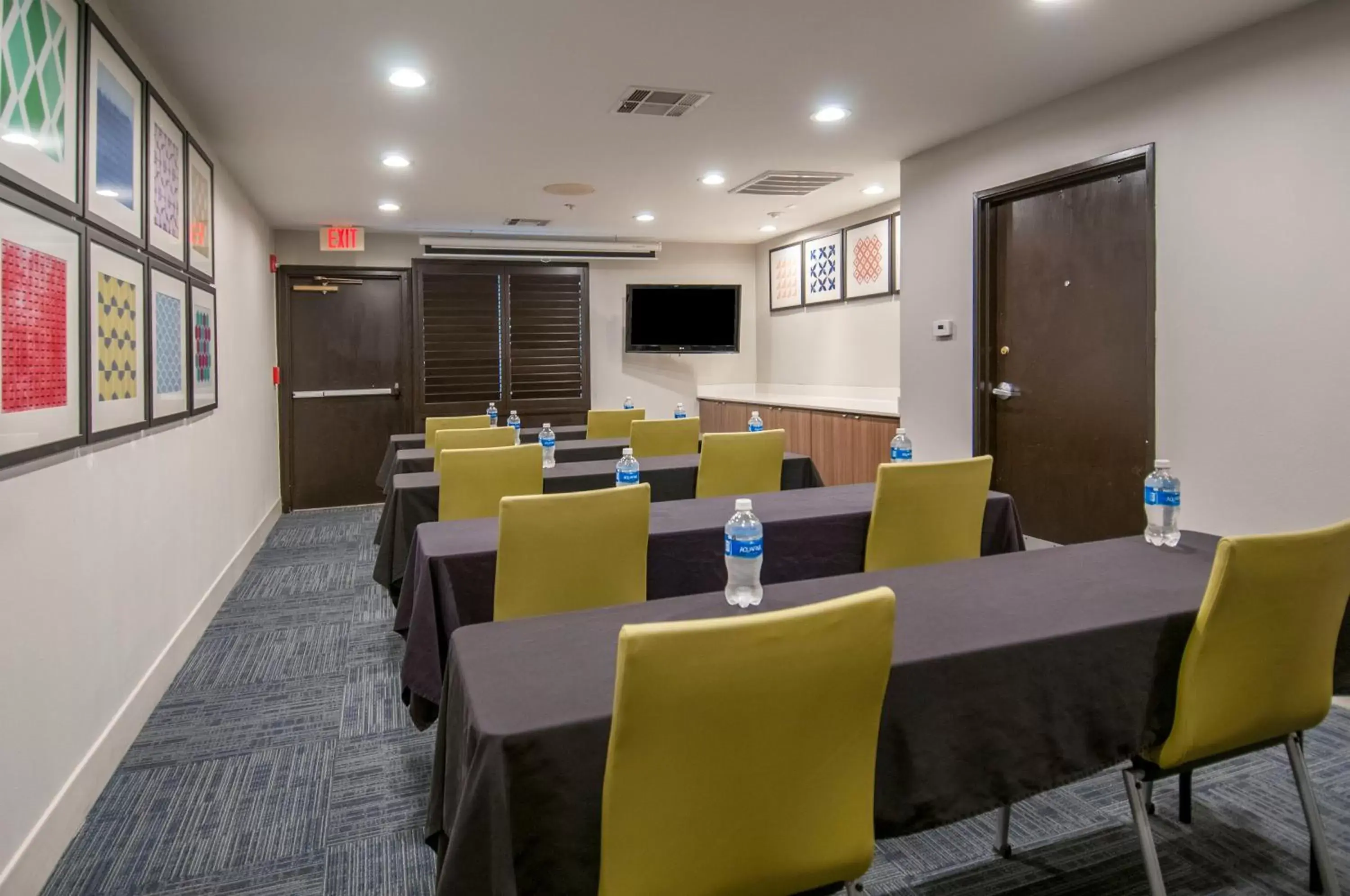 Meeting/conference room in Holiday Inn Express Hotel & Suites Dallas-North Tollway/North Plano, an IHG Hotel