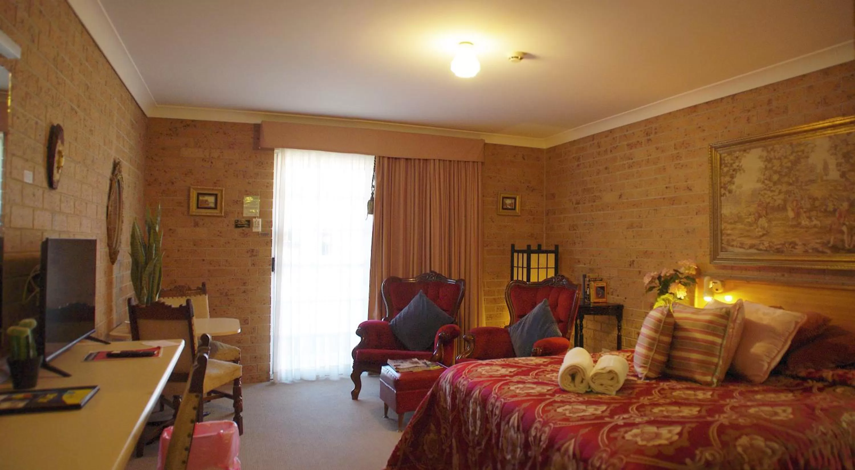 Bed in White Lanterns Motel