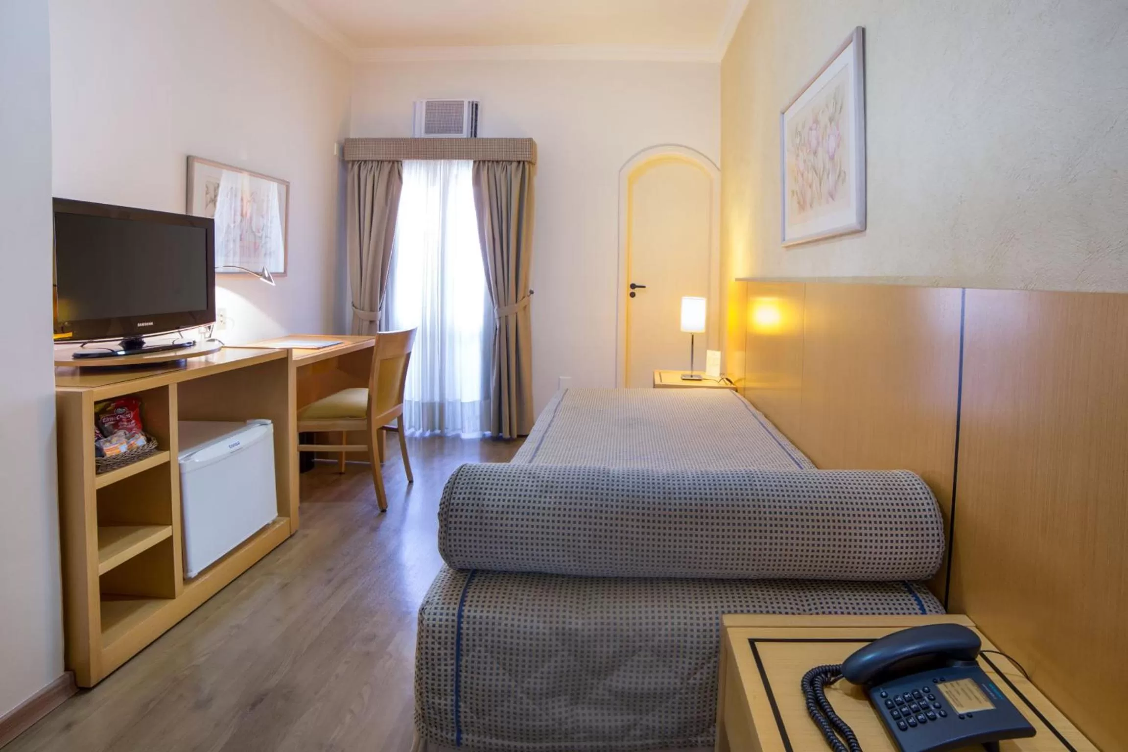 Bedroom, Bed in Cardum Hotel