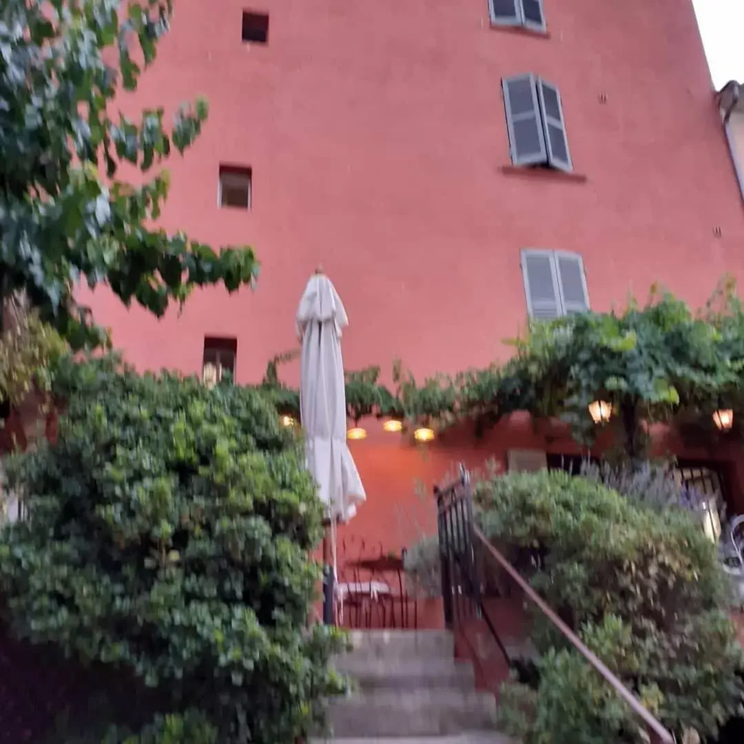 Property building in Le Belvédère - Chambres d'hôtes de charme et Restaurant